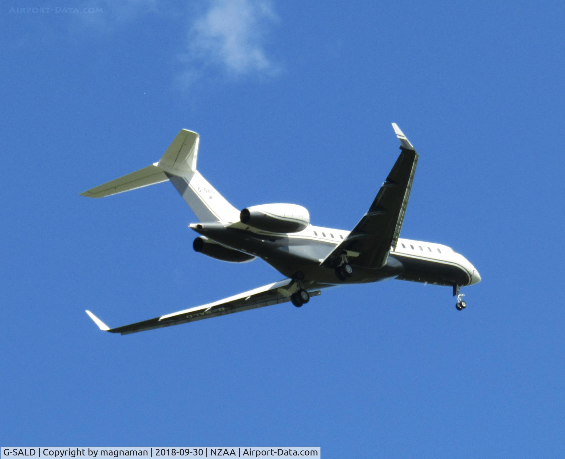 G-SALD, 2017 Bombardier BD-700-1A10 Global 6000 C/N 9781, On finals to AKL