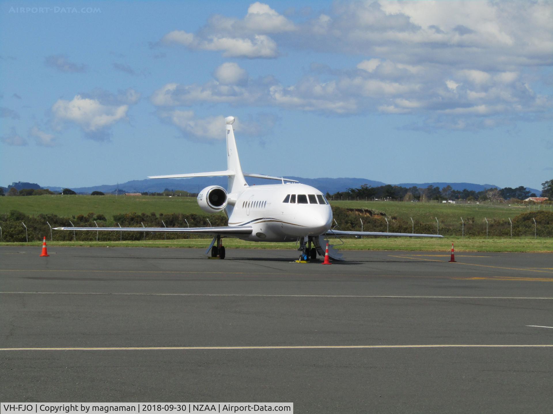 VH-FJO, 1996 Dassault Falcon 2000 C/N 027, view across apron