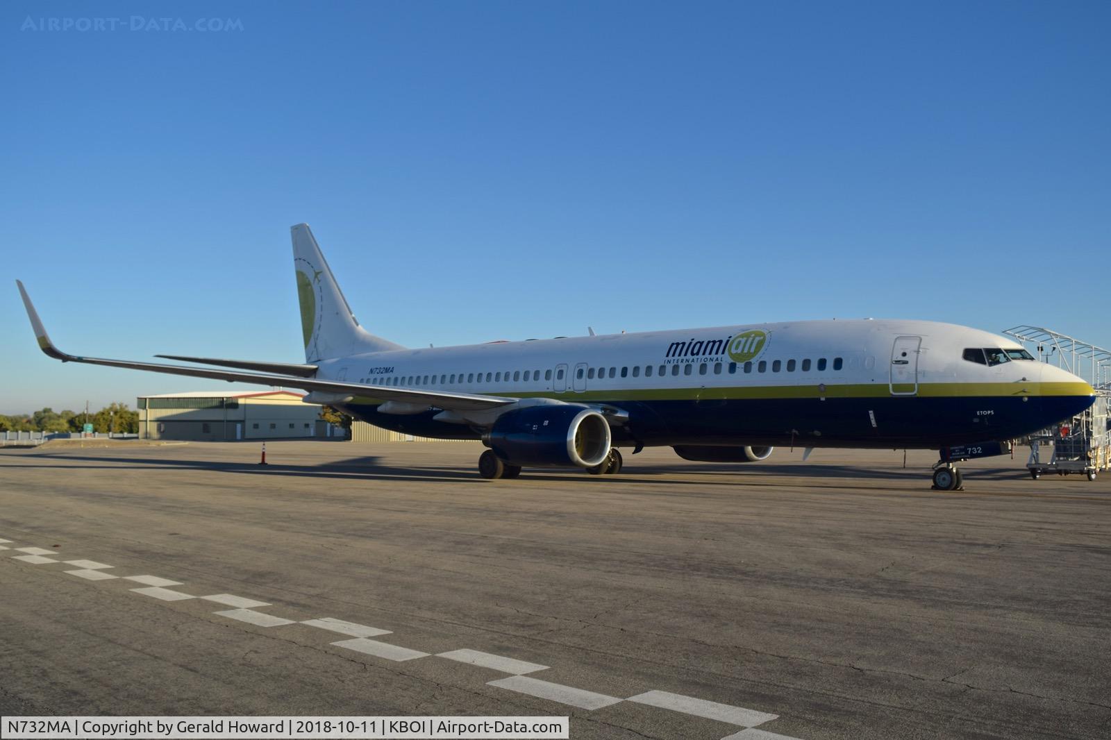 N732MA, 2001 Boeing 737-81Q C/N 30618, Parked on  the west de ice pad.