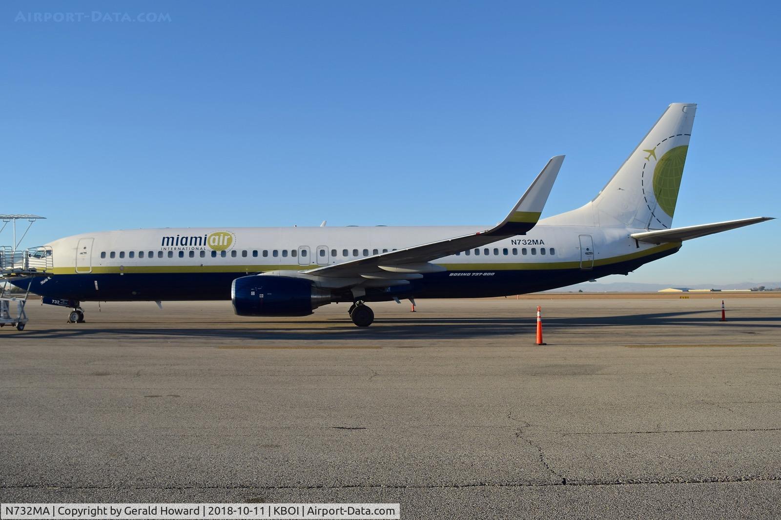 N732MA, 2001 Boeing 737-81Q C/N 30618, Parked on the west de ice pad.