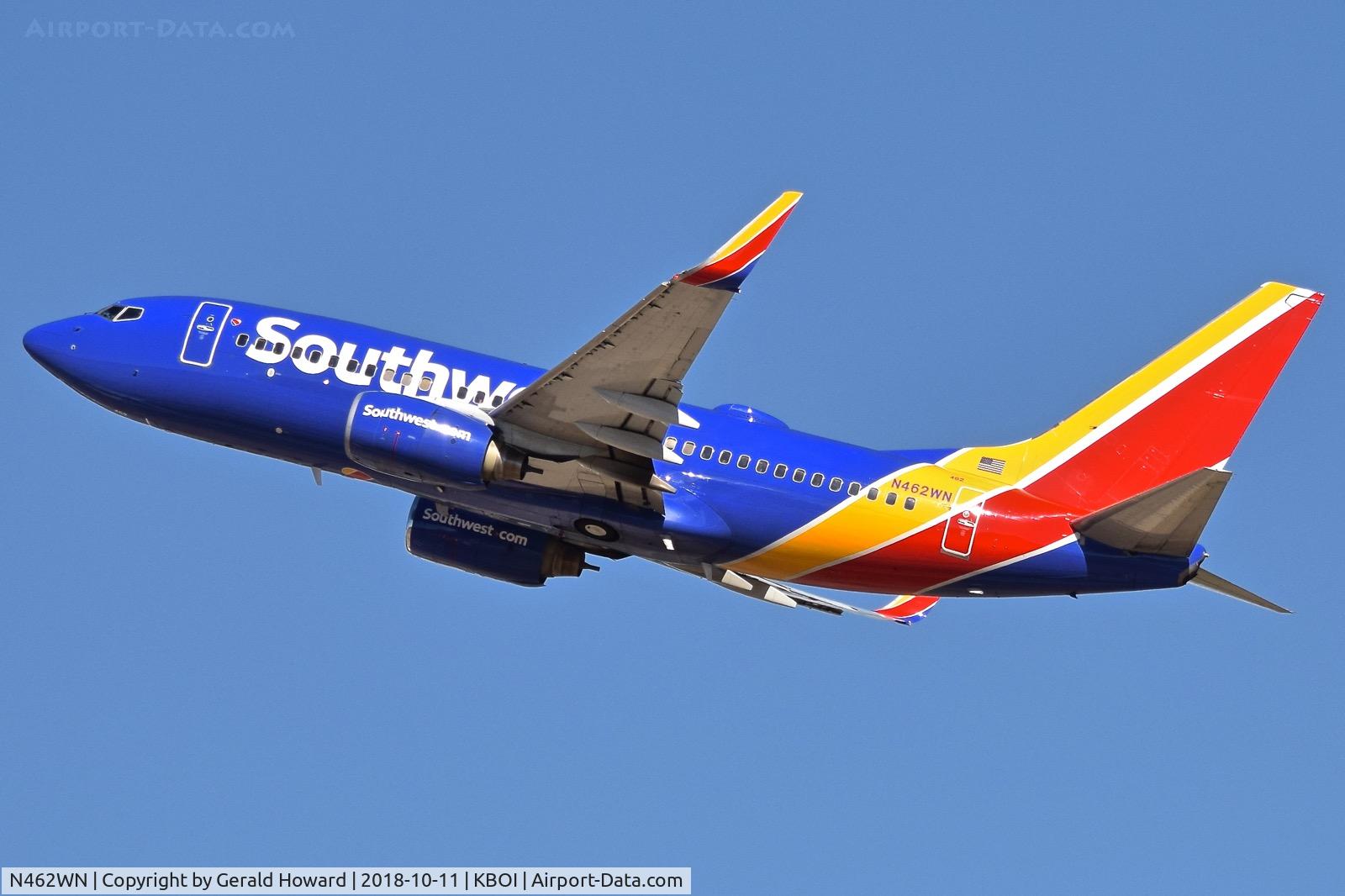 N462WN, 2004 Boeing 737-7H4 C/N 32466, Departing RWY 28R.