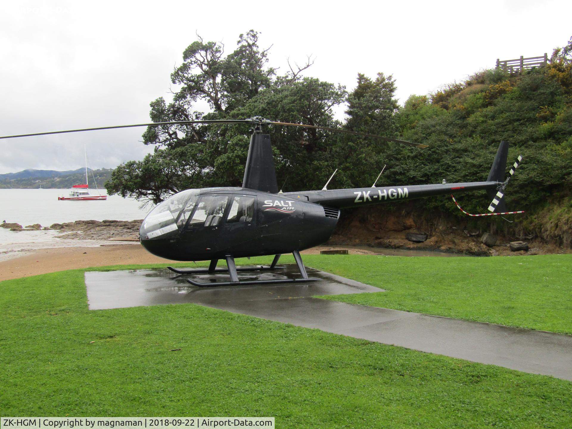 ZK-HGM, 2004 Robinson R44 II C/N 10401, at Pahia on town verge