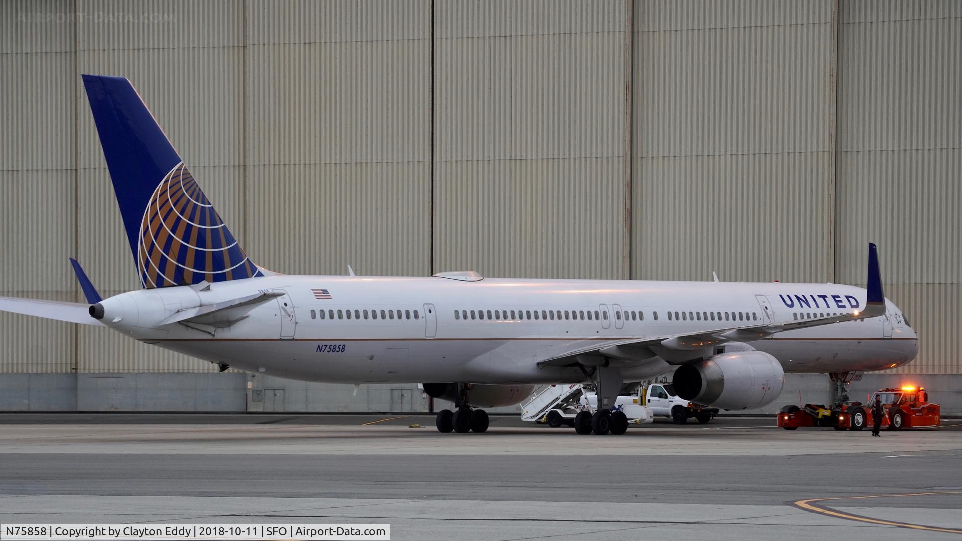 N75858, 2004 Boeing 757-324 C/N 32817, SFO 2018.