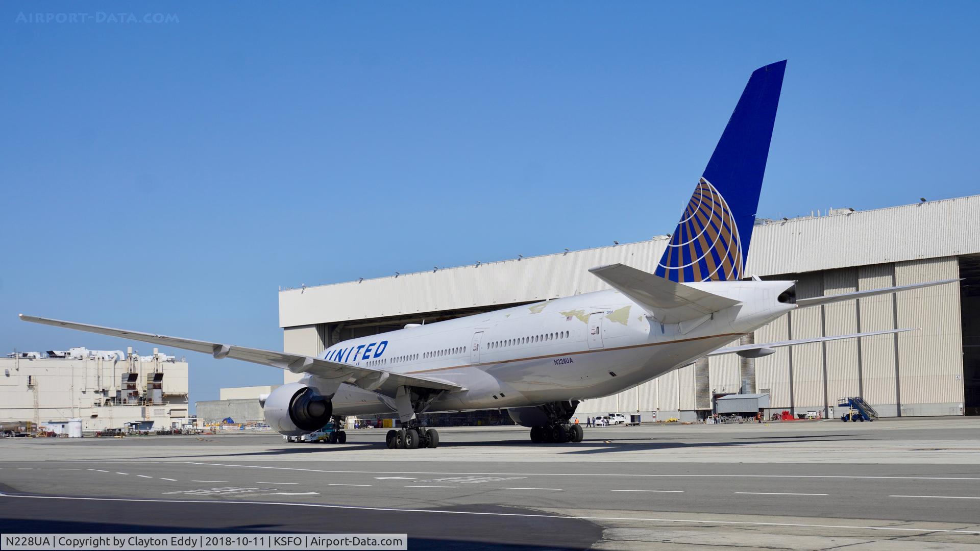 N228UA, 2002 Boeing 777-222 C/N 30556, SFO 2018.