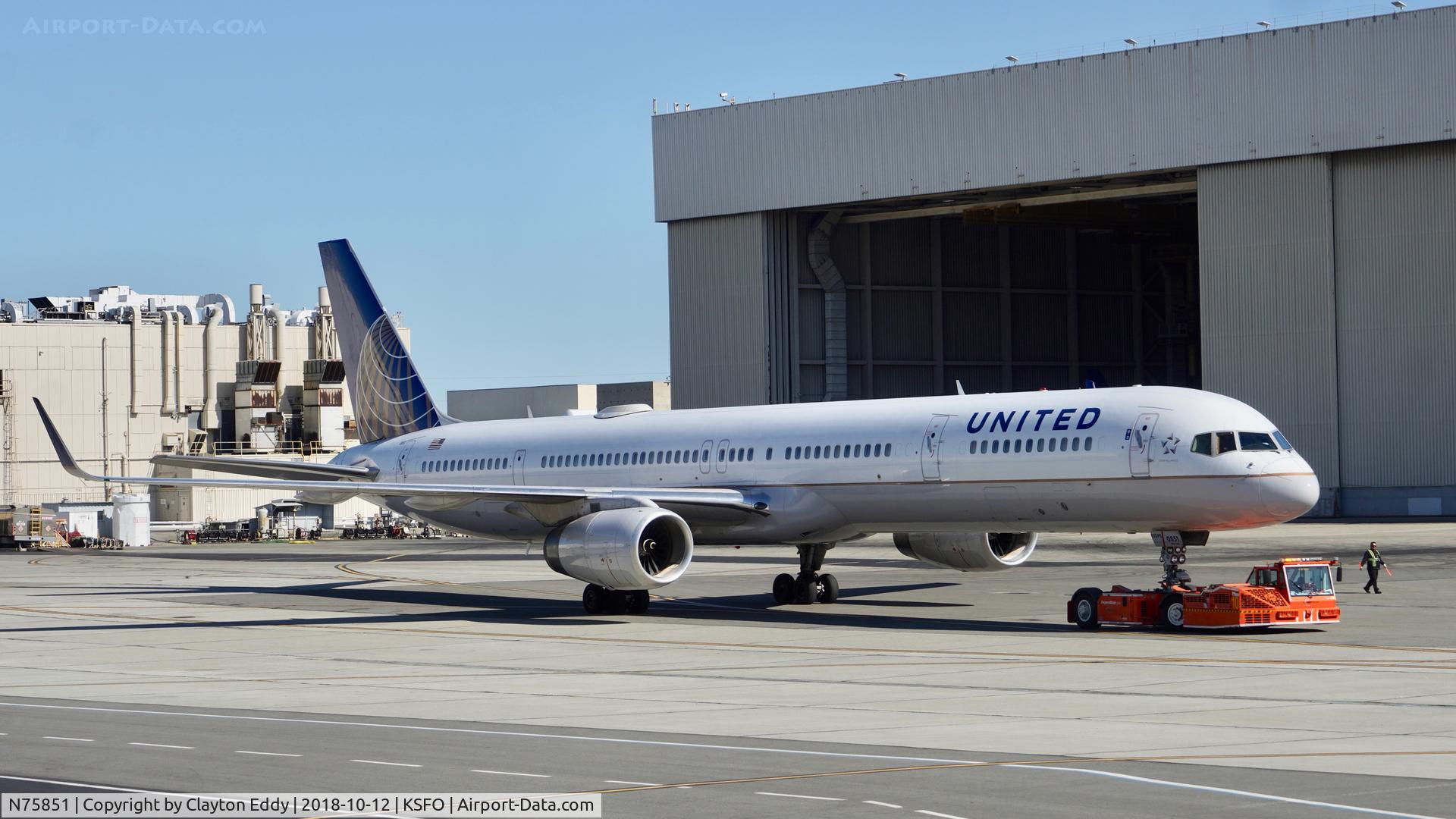 N75851, 2001 Boeing 757-324 C/N 32810, SFO 2018.