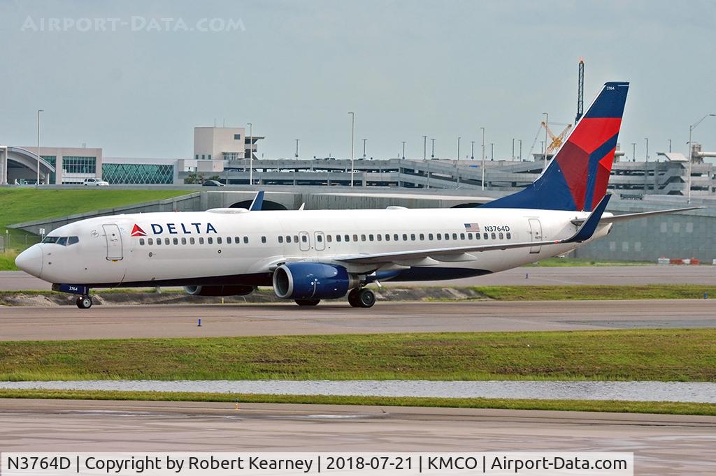 N3764D, 2001 Boeing 737-832 C/N 30818, Taxiing in after arrival