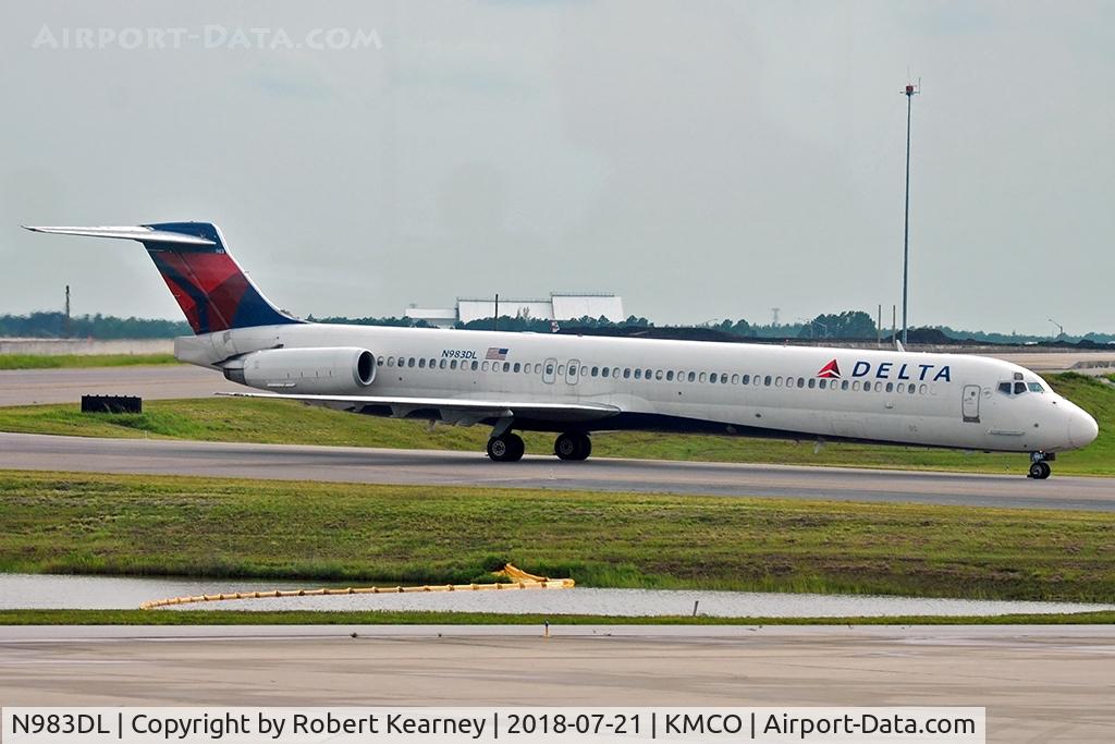N983DL, 1991 McDonnell Douglas MD-88 C/N 53274, Taxiing in after arrival