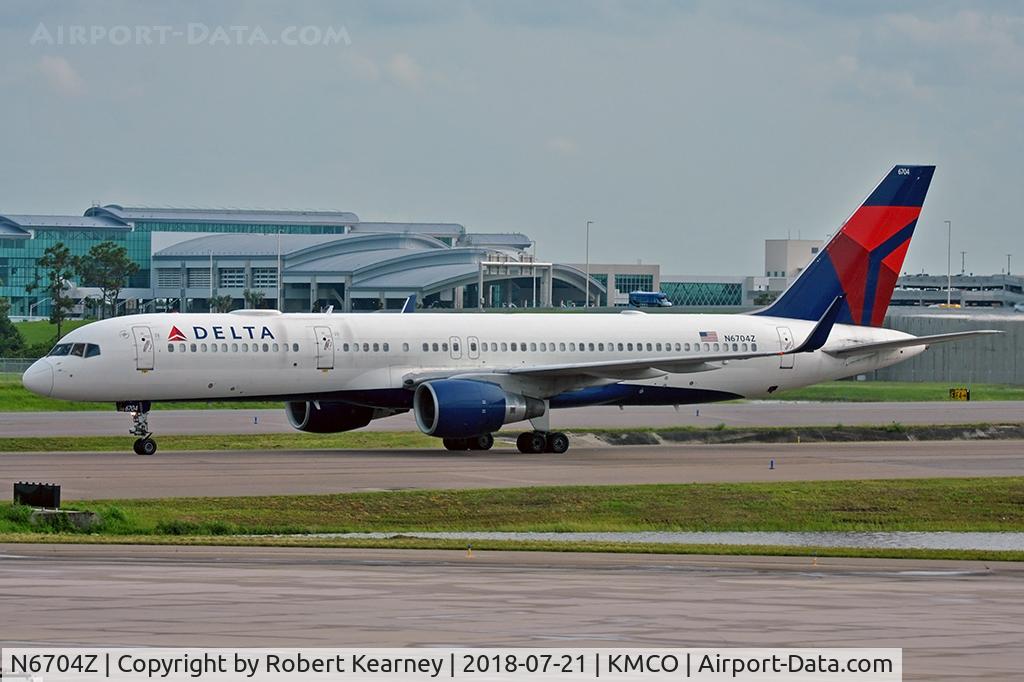 N6704Z, 2000 Boeing 757-232 C/N 30396, Taxiing in after arrival