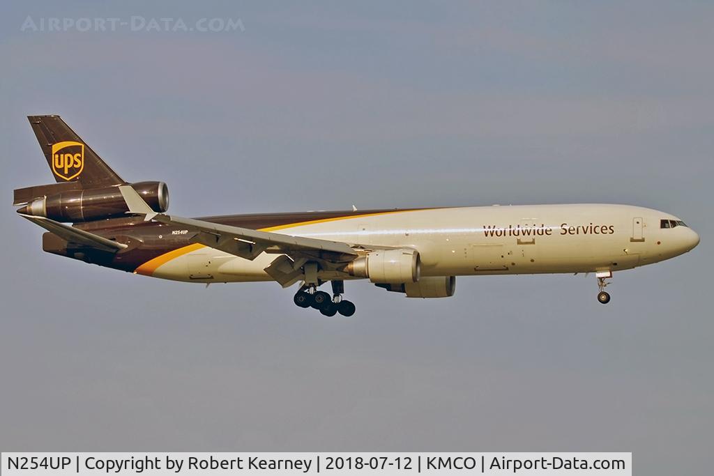 N254UP, 1993 McDonnell Douglas MD-11F C/N 48406, On short final r/w 18R