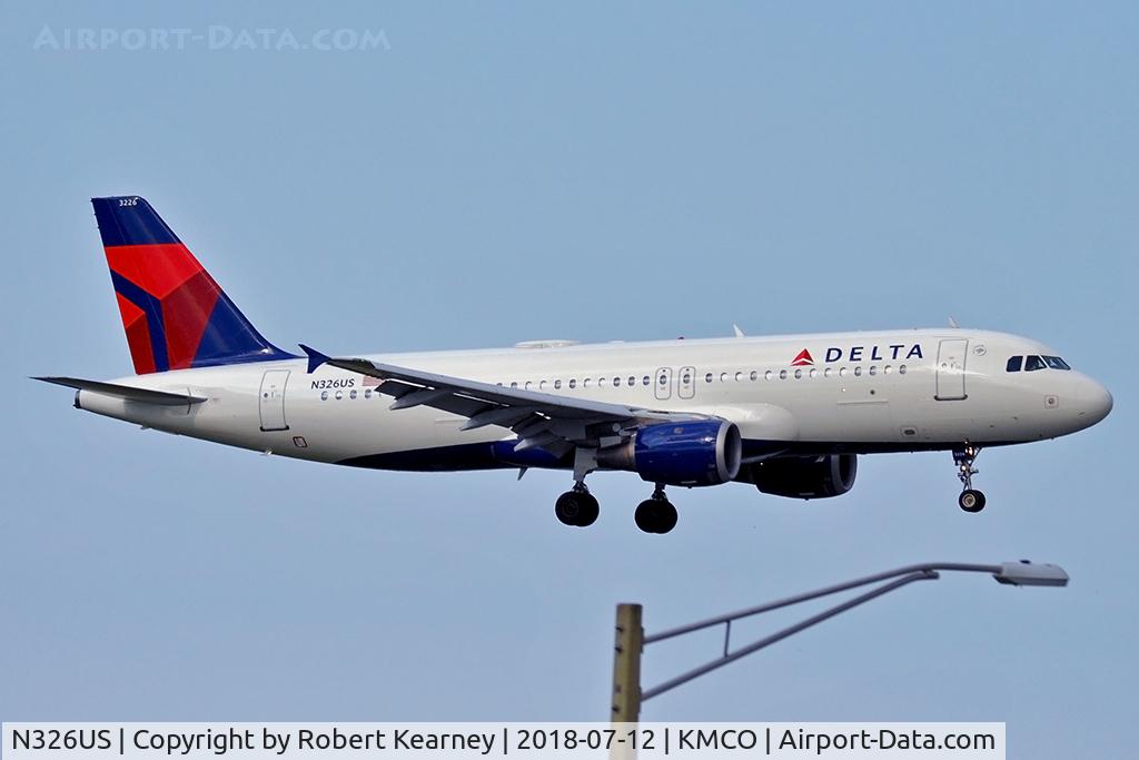 N326US, 1992 Airbus A320-211 C/N 282, On short final r/w 18R