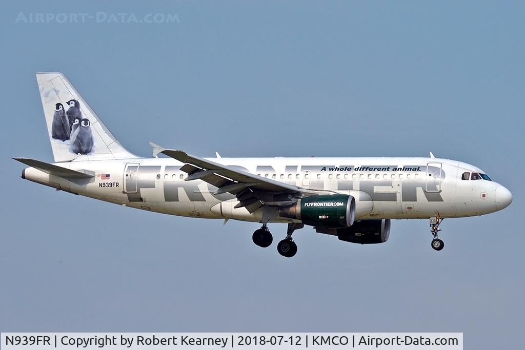 N939FR, 2005 Airbus A319-111 C/N 2448, On short final r/w 18R
