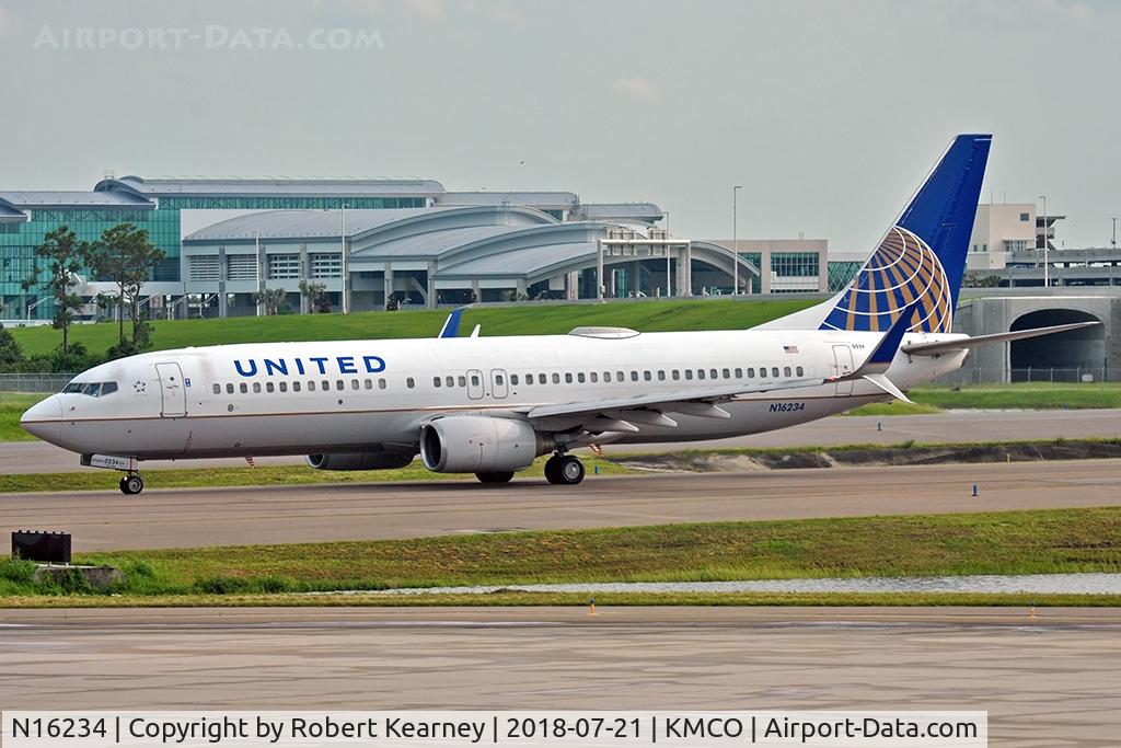 N16234, 1999 Boeing 737-824 C/N 28946, Taxiing in after arrival