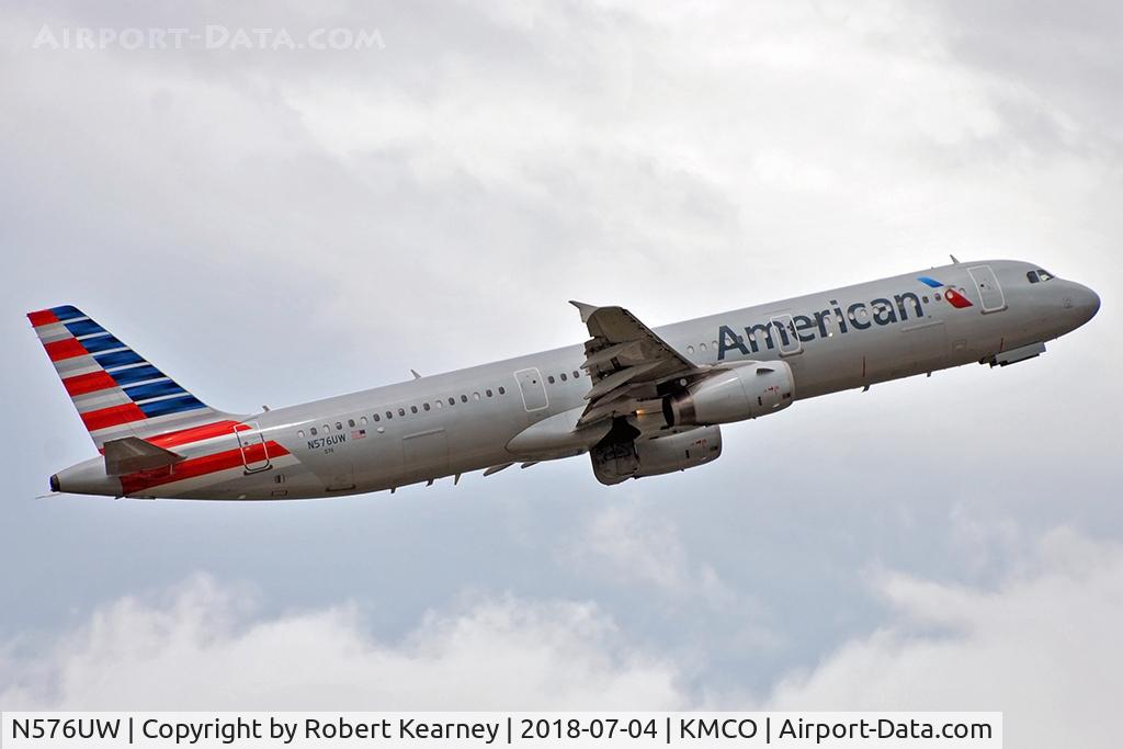 N576UW, 2014 Airbus A321-231 C/N 6027, Climbing out of r/w 36R