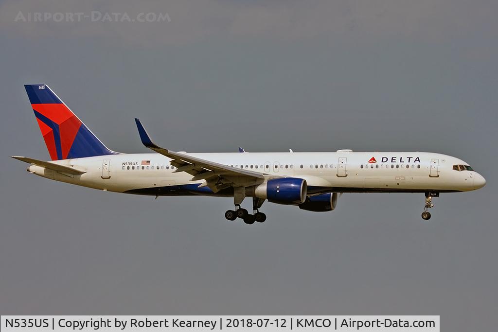 N535US, 1995 Boeing 757-251 C/N 26482, On short final r/w 18R