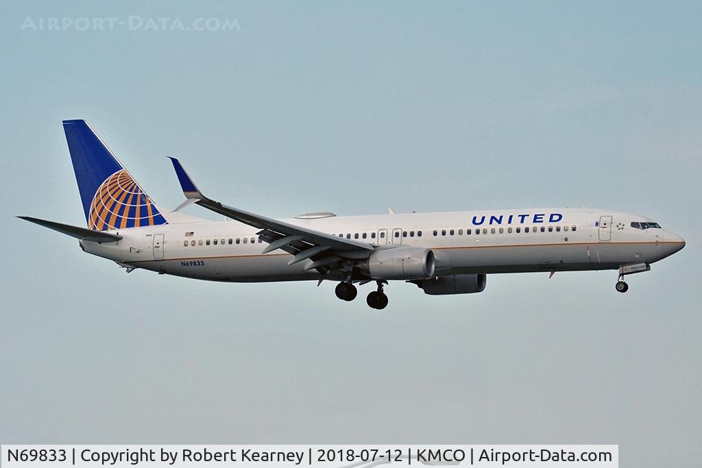 N69833, 2014 Boeing 737-924/ER C/N 44565, On short final r/w 18R