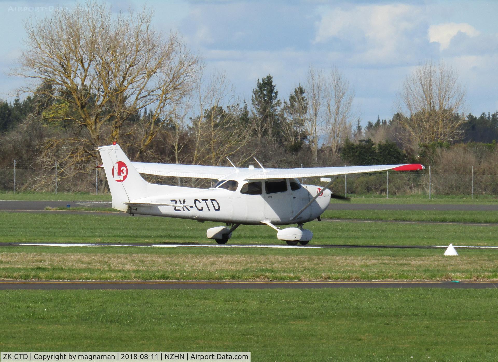ZK-CTD, Cessna 172 Skyhawk C/N 172S-9956, at home base