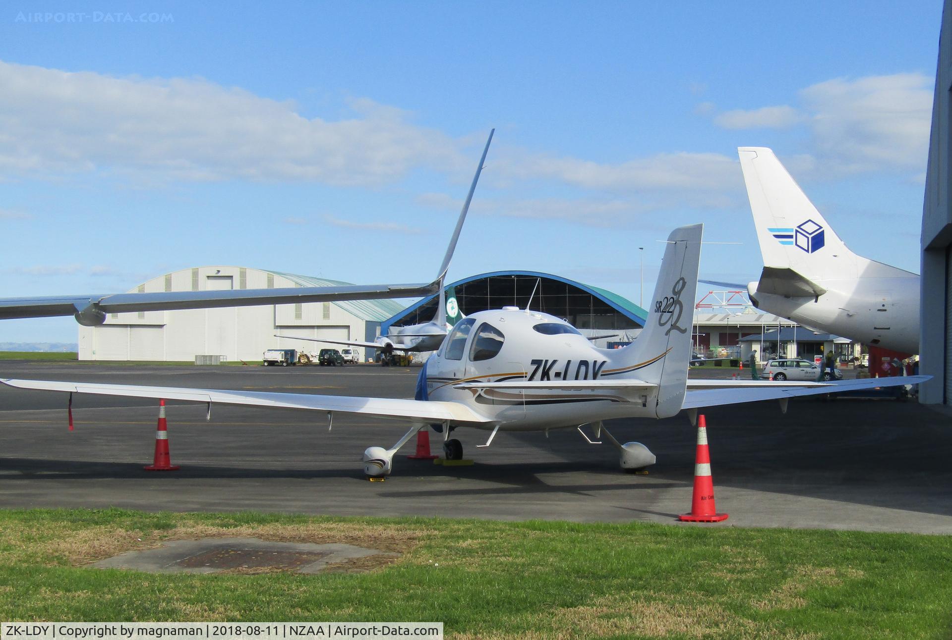 ZK-LDY, 2004 Cirrus SR22 G2 C/N 0895, at AKL