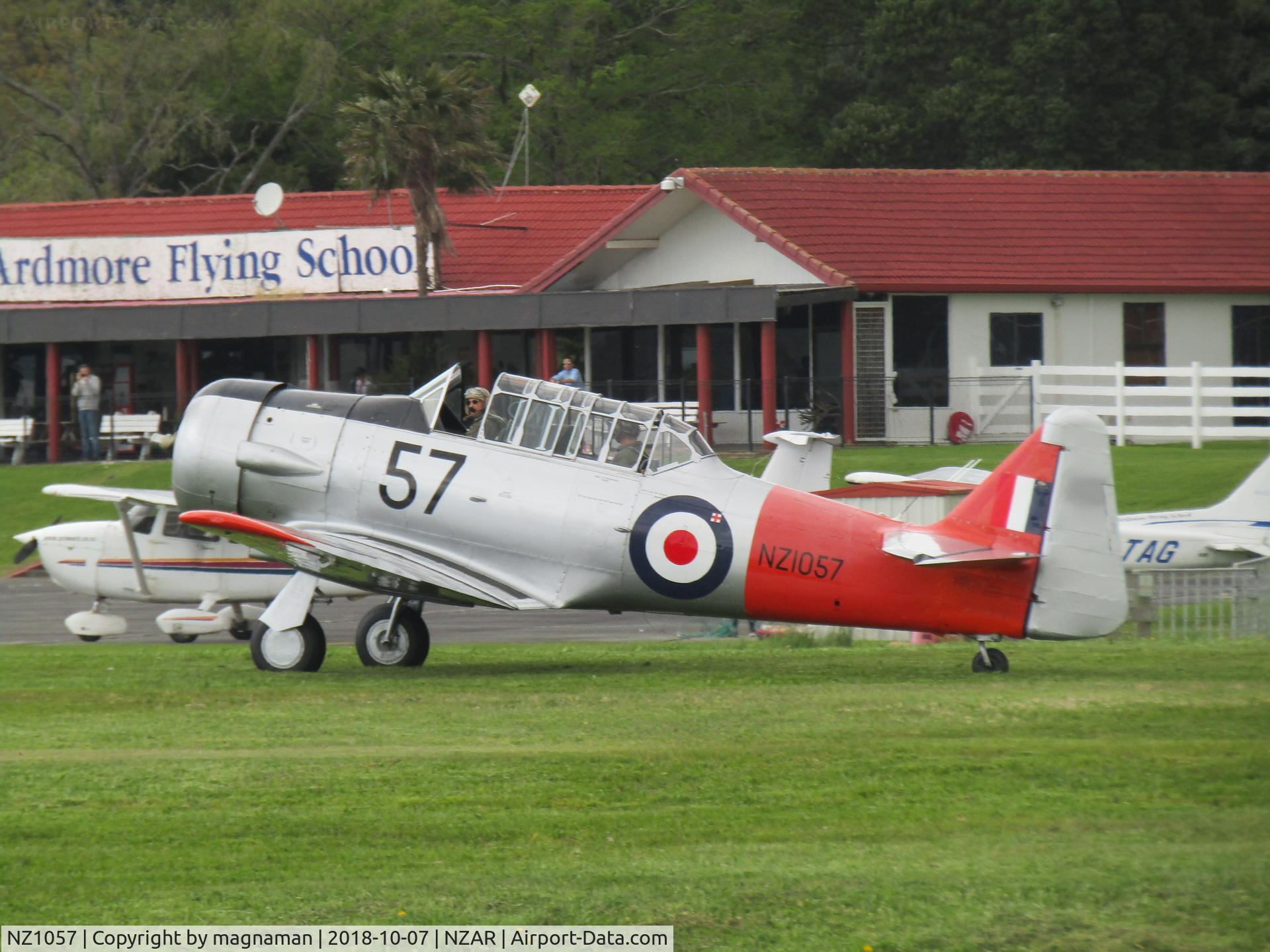 NZ1057, 1943 North American AT-6C Harvard IIA C/N 88-14178, training flight