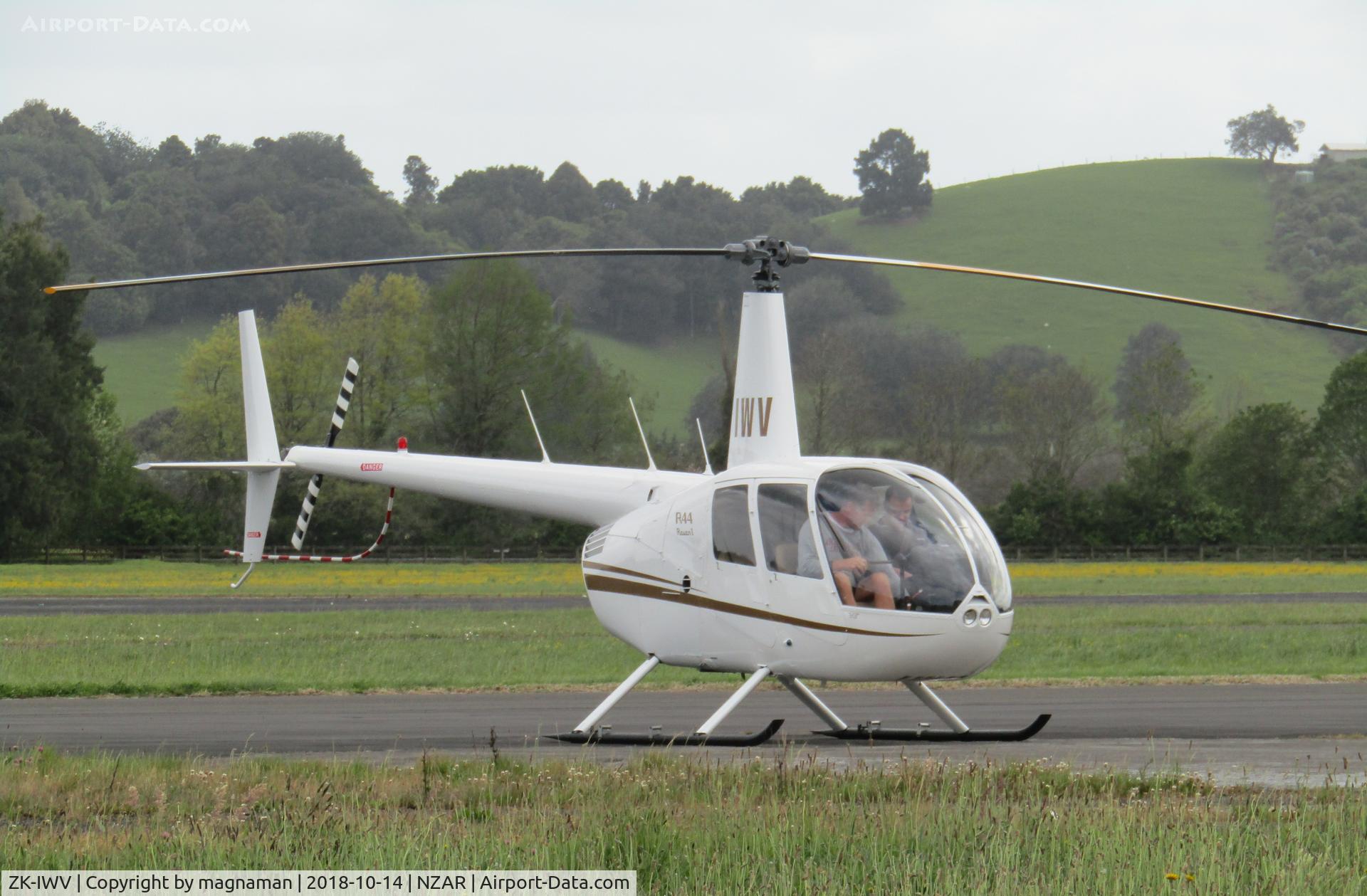 ZK-IWV, Robinson R44  Raven C/N 0184, lesson time
