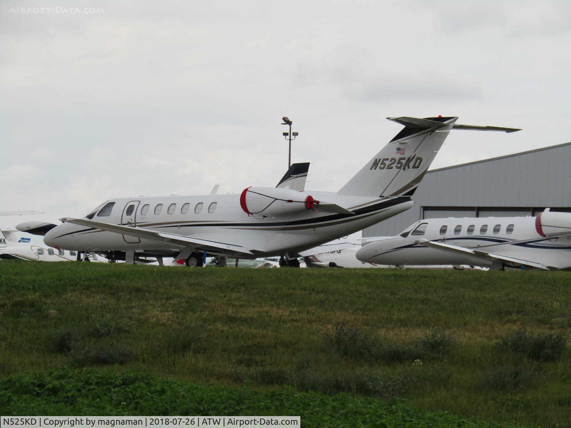 N525KD, Cessna 525b C/N 525B-0126, at busy appleton during EAA 18