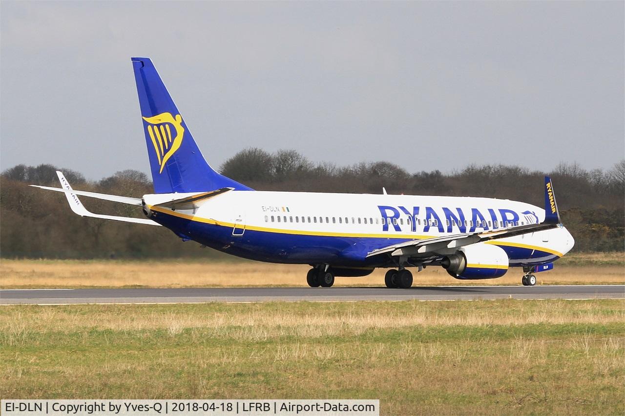 EI-DLN, 2006 Boeing 737-8AS C/N 33595, Boeing 737-8AS, Take off run rwy 07R, Brest-Bretagne airport (LFRB-BES)