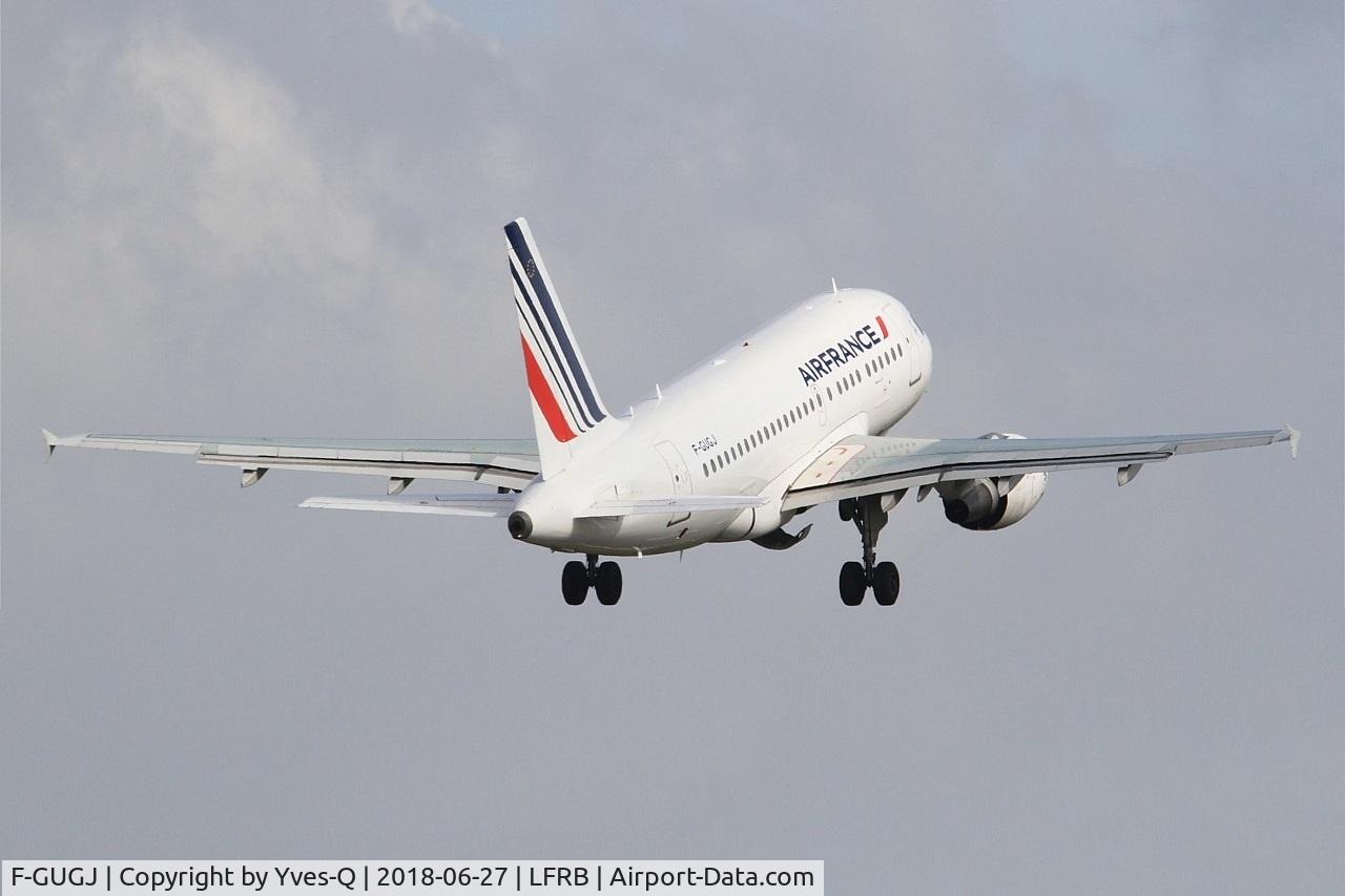 F-GUGJ, 2005 Airbus A318-111 C/N 2582, Airbus A318-111, Take off rwy 07R, Brest-Bretagne airport (LFRB-BES)