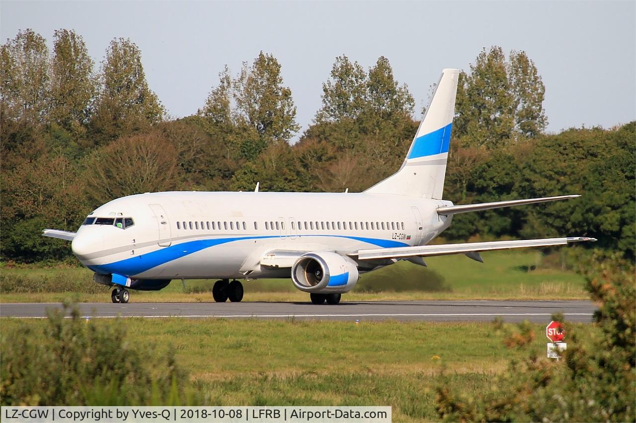 LZ-CGW, 1996 Boeing 737-46J C/N 28038, Boeing 737-46J, Ready to take off rwy 25L, Brest-Bretagne airport (LFRB-BES)