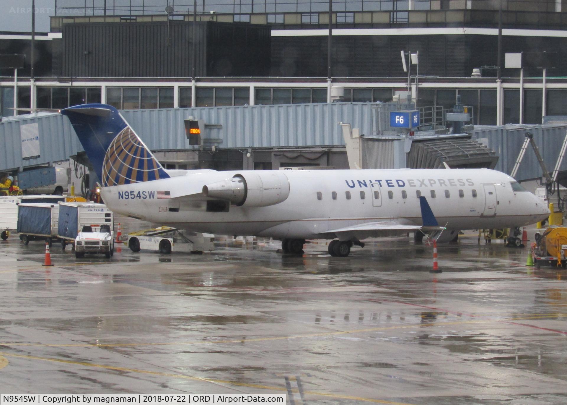 N954SW, 2003 Bombardier CRJ-200LR (CL-600-2B19) C/N 7815, wet ord
