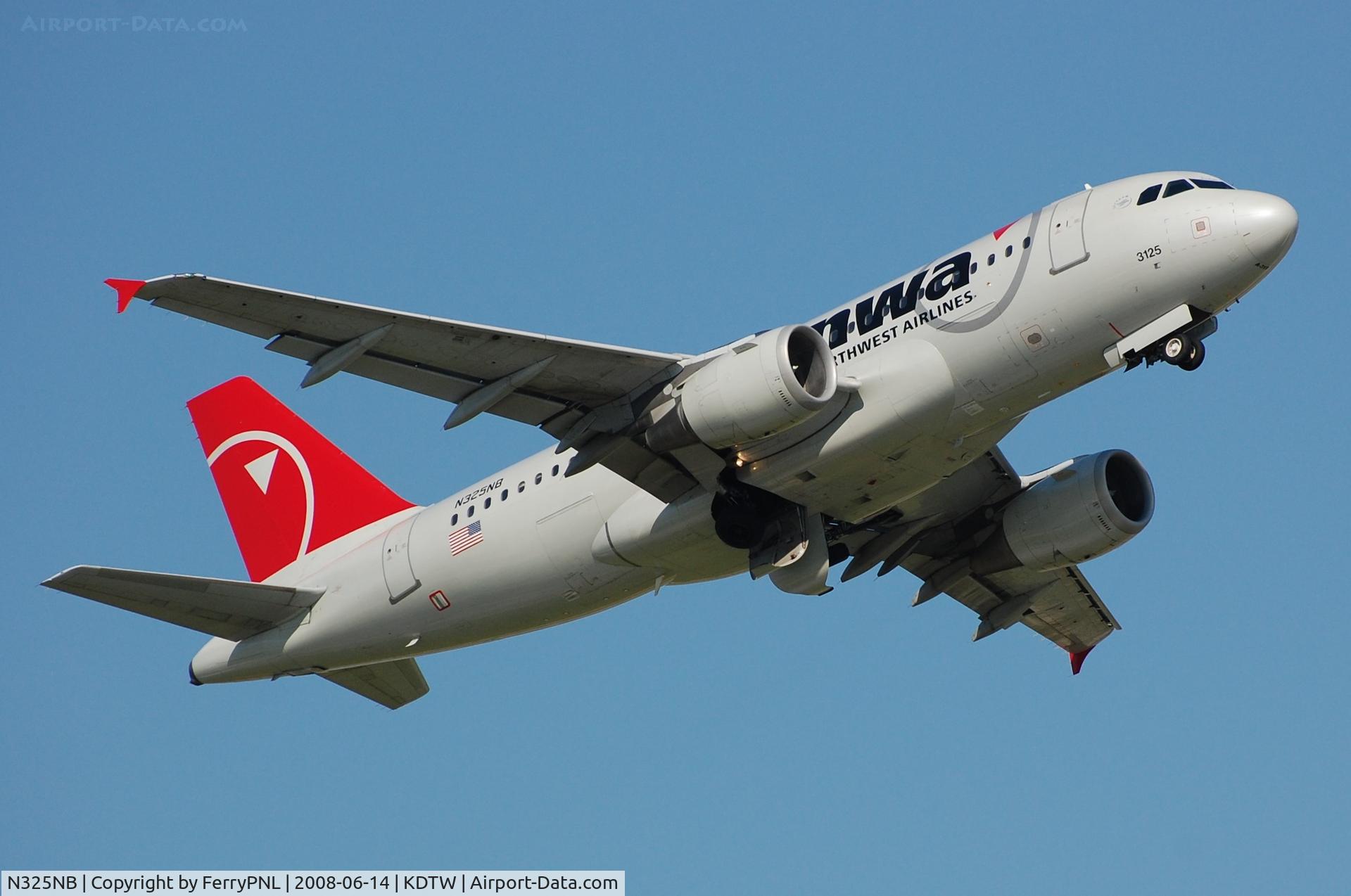N325NB, 2001 Airbus A319-114 C/N 1483, Nortwest A319 departing