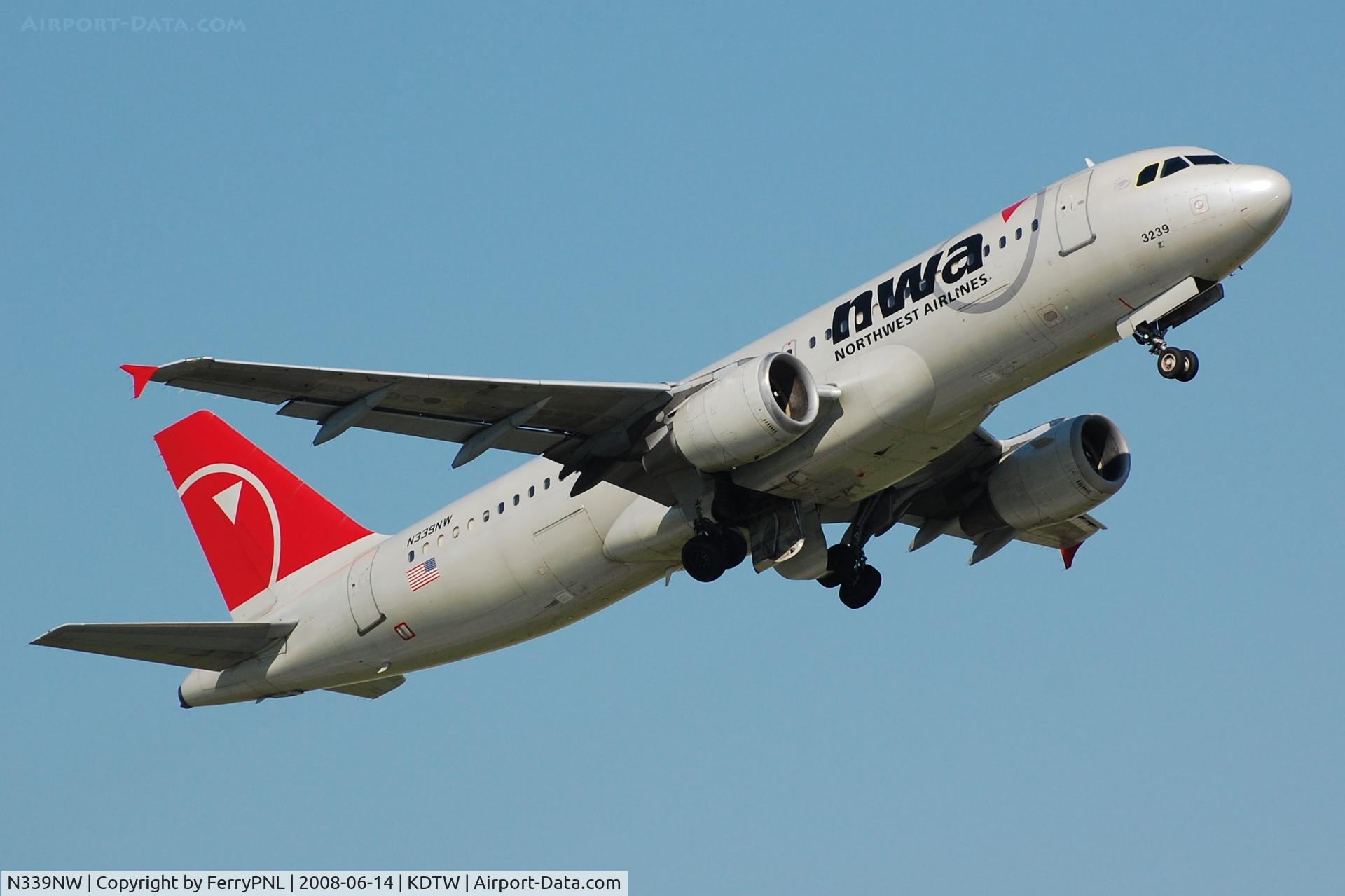 N339NW, 1992 Airbus A320-212 C/N 367, Take-off of NWA A320