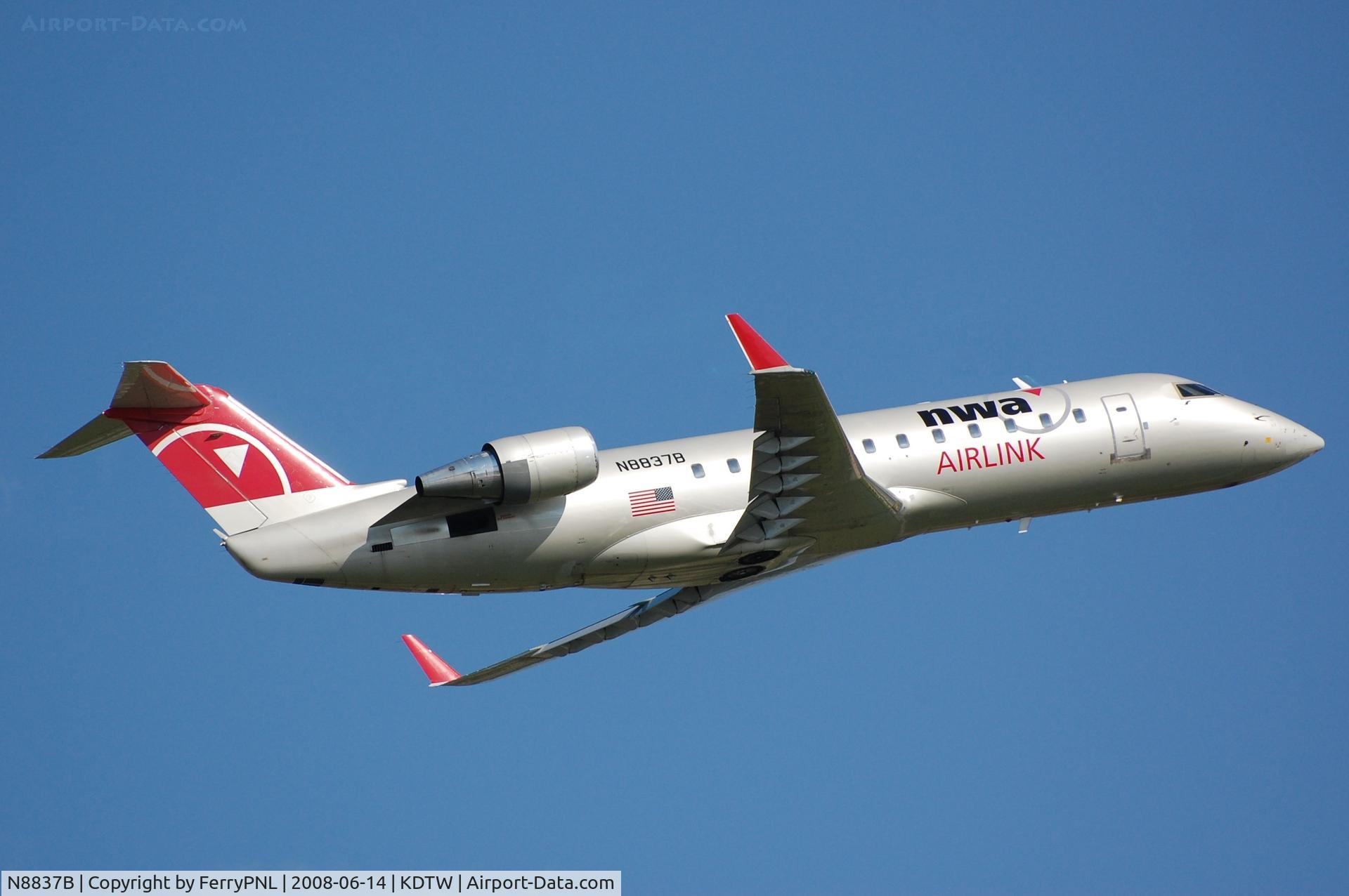 N8837B, 2003 Bombardier CRJ-200 (CL-600-2B19) C/N 7837, CL200 of NWA Airlink departing