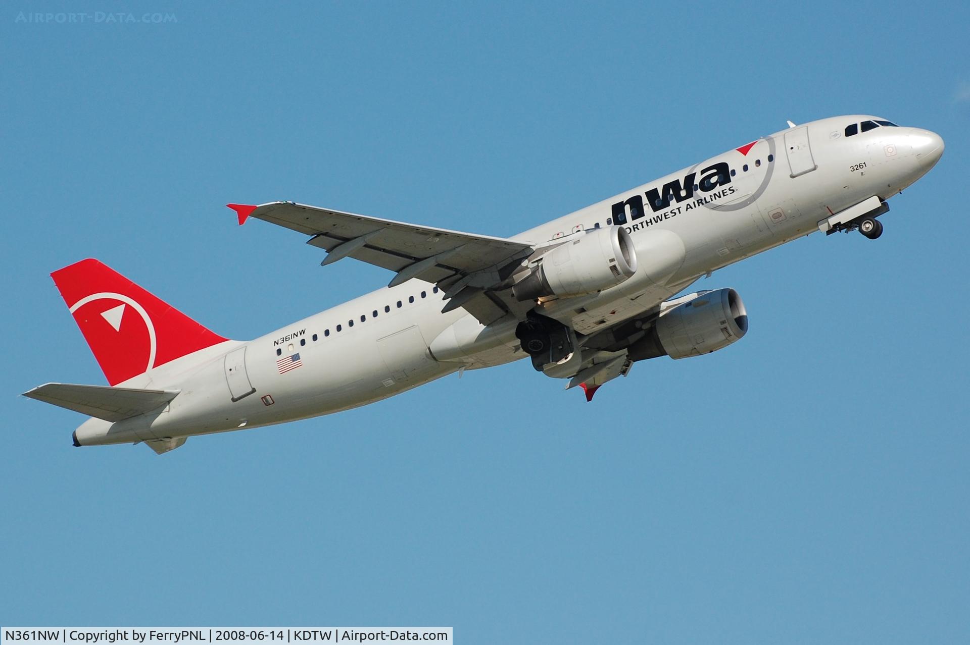 N361NW, 1998 Airbus A320-212 C/N 0907, Lift-off of NWA A320