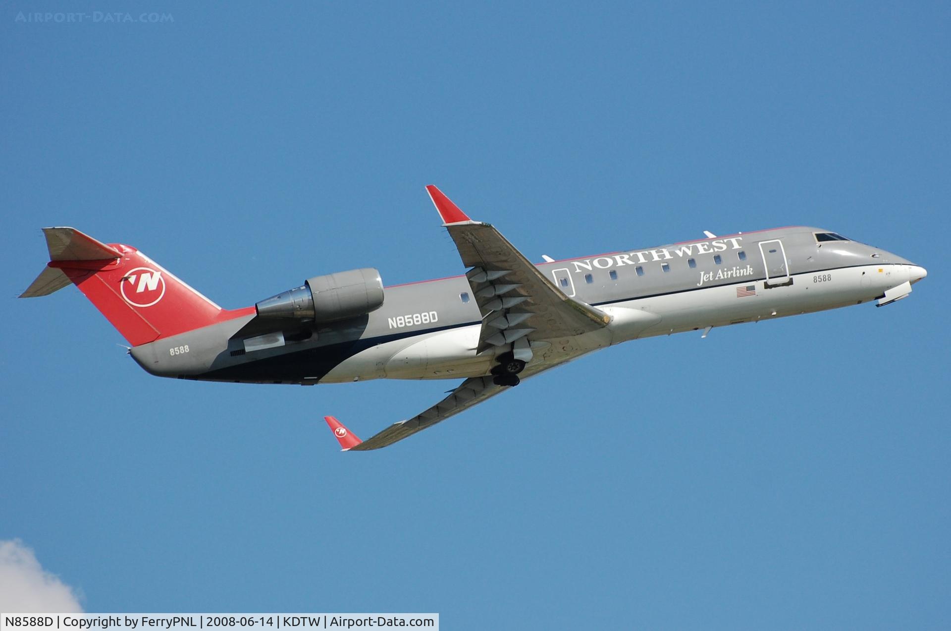 N8588D, 2001 Bombardier CRJ-200LR (CL-600-2B19) C/N 7588, NWA AIrlink CL200