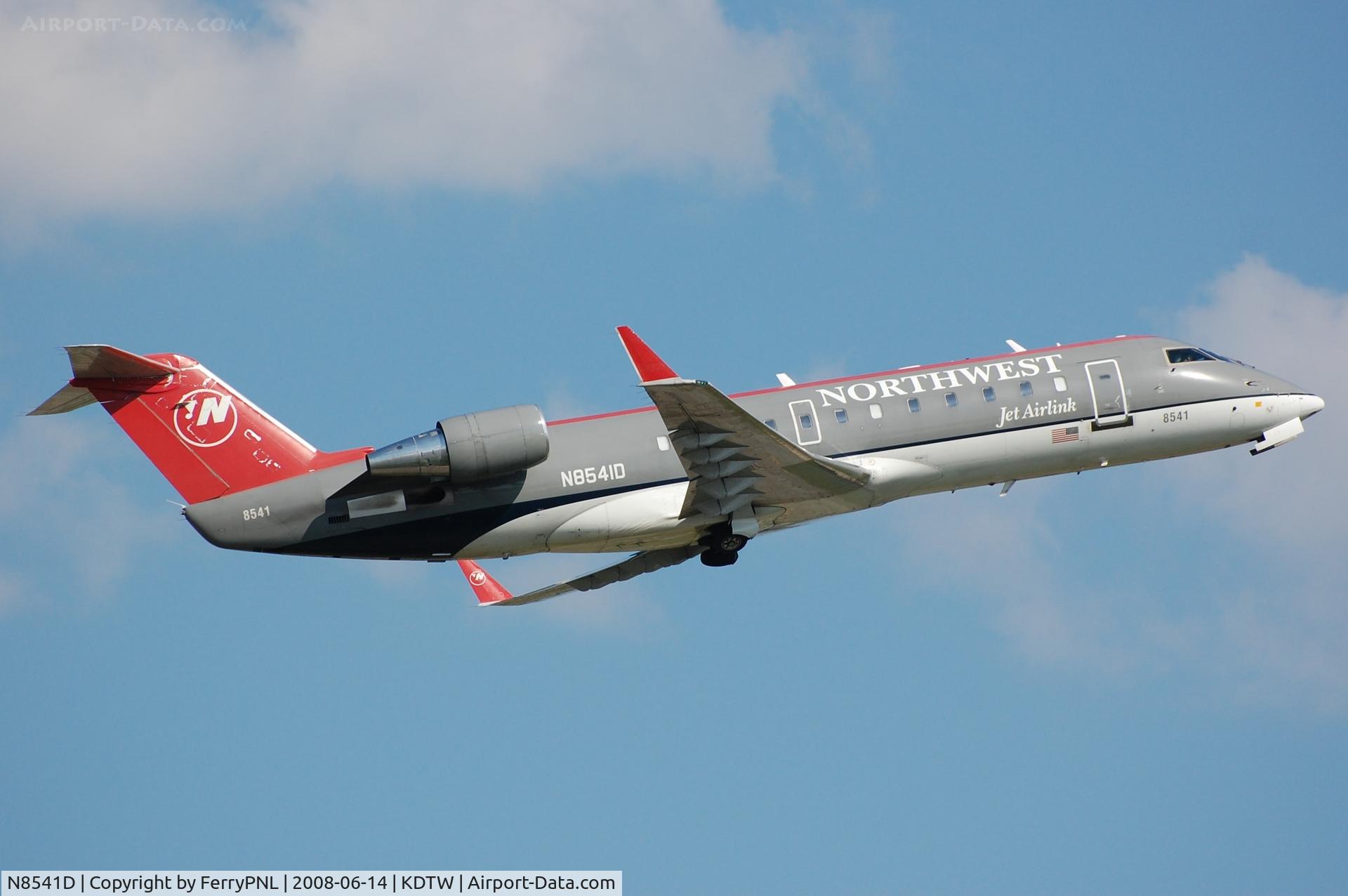N8541D, 2001 Bombardier CRJ-200LR (CL-600-2B19) C/N 7541, Departure of NWA Airlink CL200