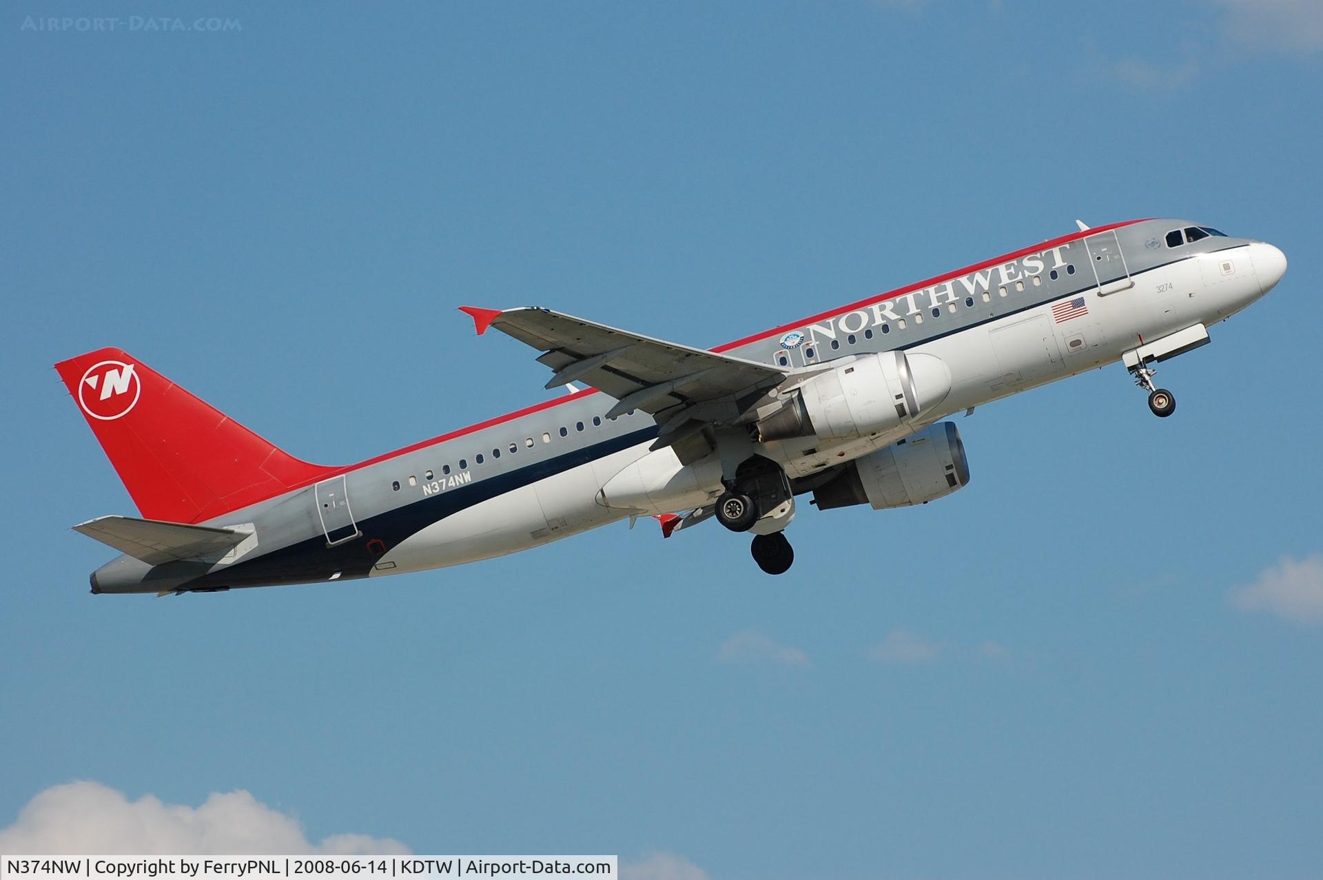 N374NW, 2001 Airbus A320-212 C/N 1646, NWA A320 taking-off.