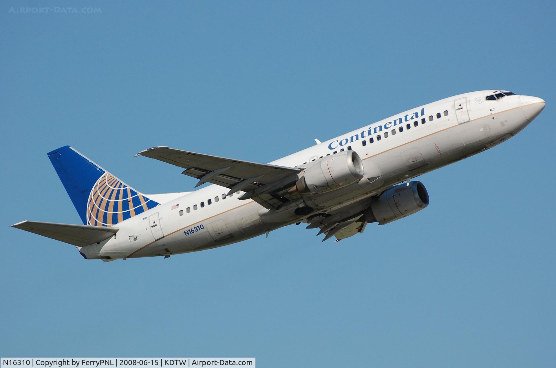 N16310, 1985 Boeing 737-3TO C/N 23361, Continental B733 departing