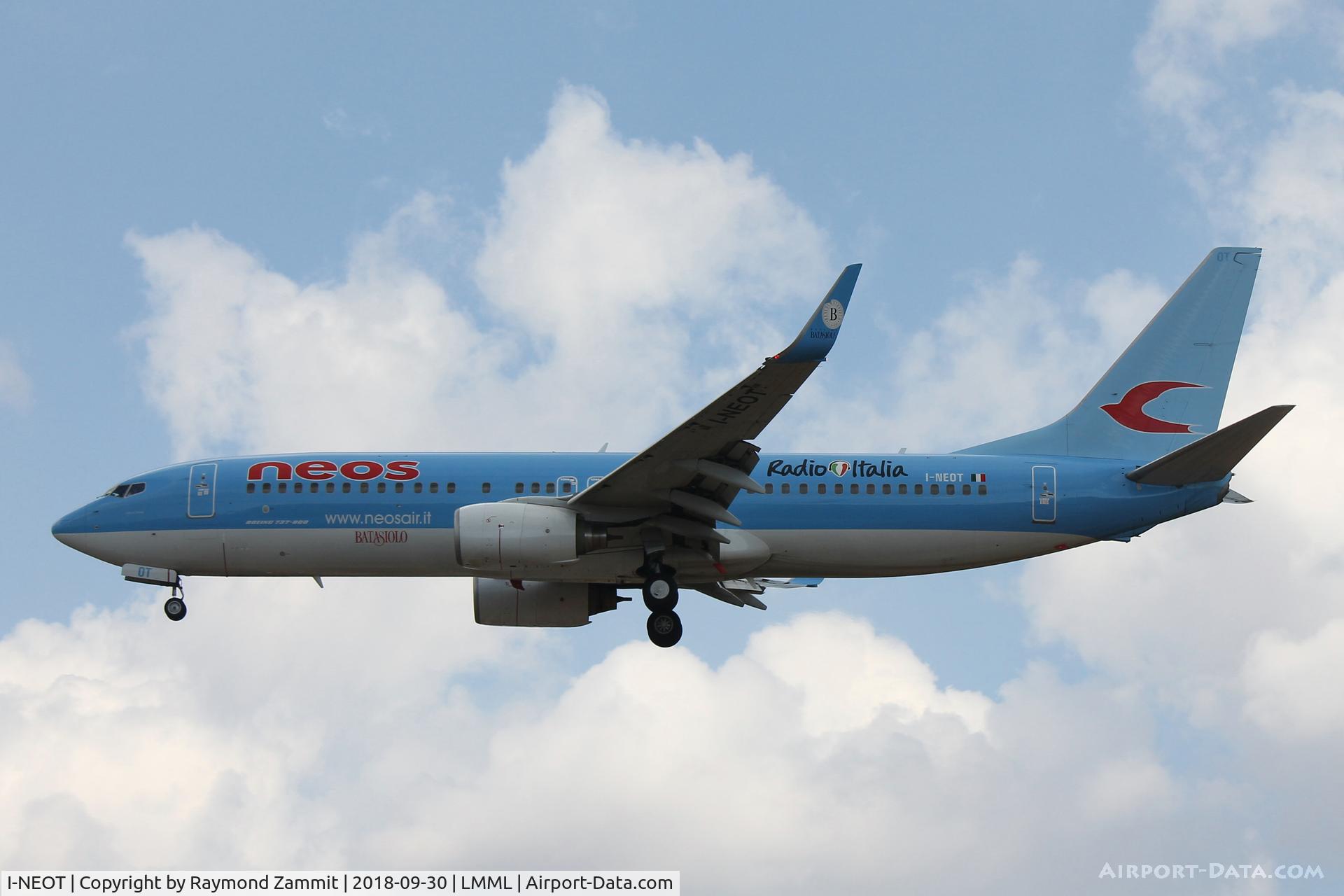 I-NEOT, 2002 Boeing 737-86N C/N 33004, B737-800 I-NEOT NeosAir