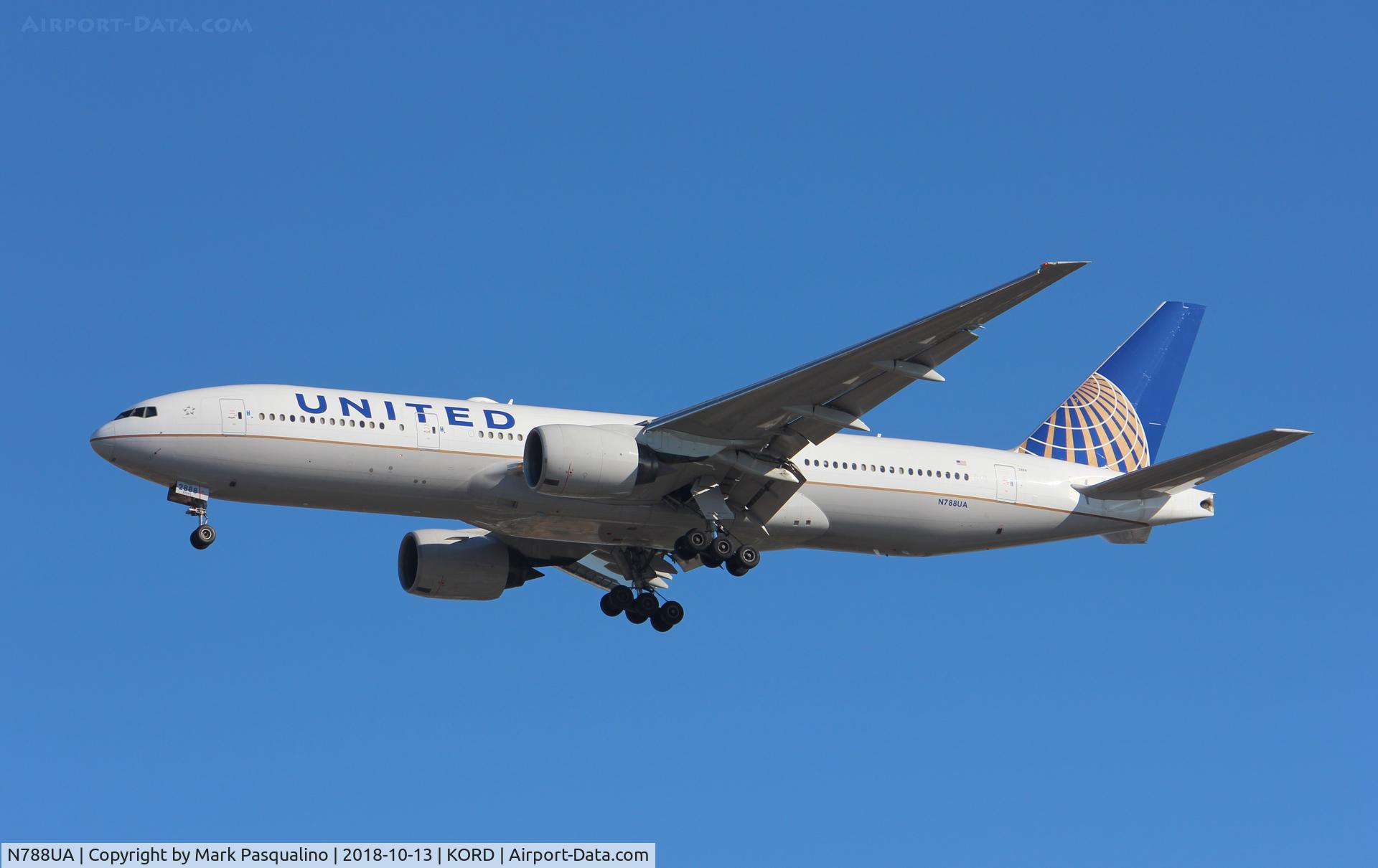 N788UA, 1997 Boeing 777-222 C/N 26942, Boeing 777-222