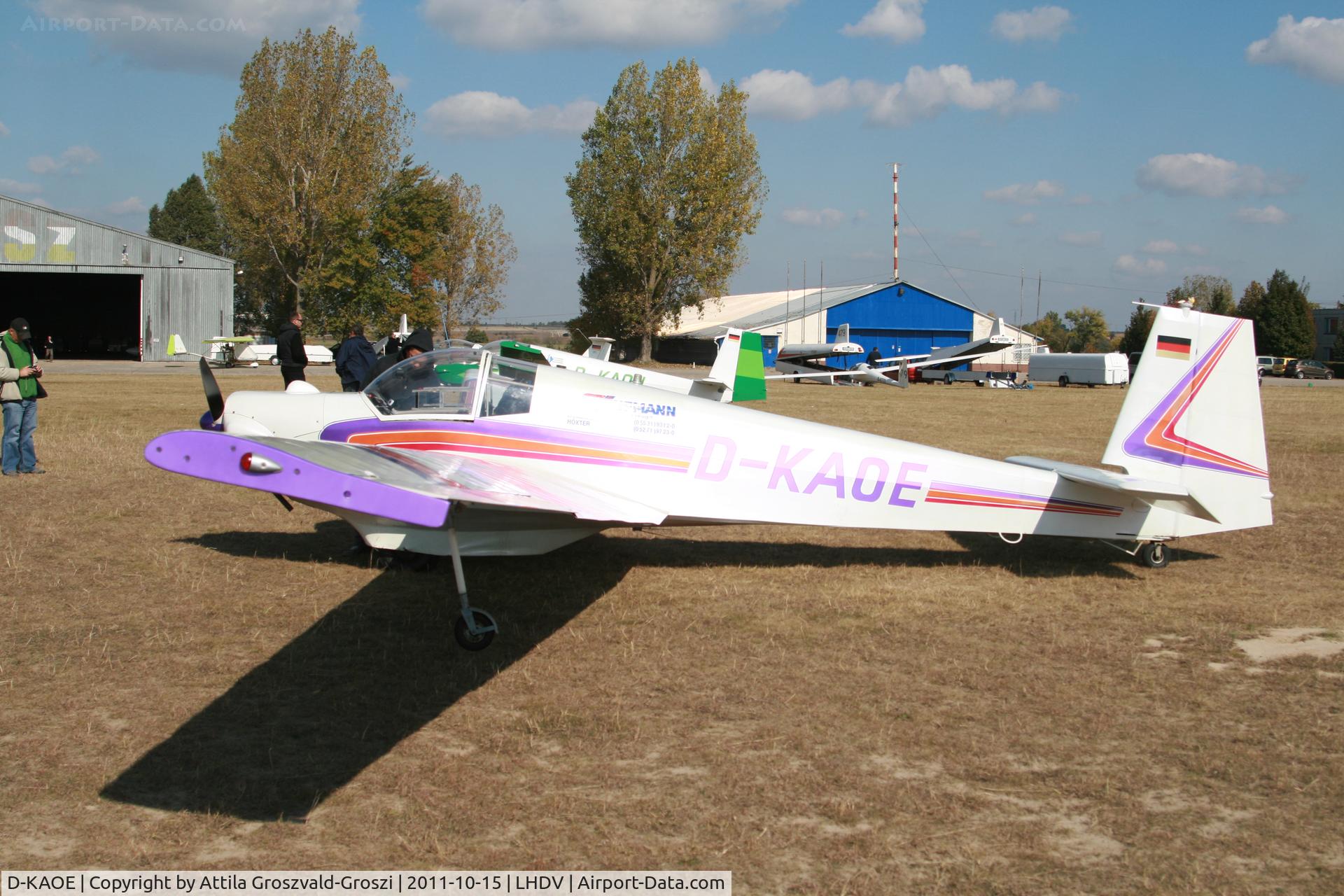 D-KAOE, 1973 Sportavia-Putzer SF-25C Falke C/N 4230, LHDV Dunaújváros Airport, Hungary