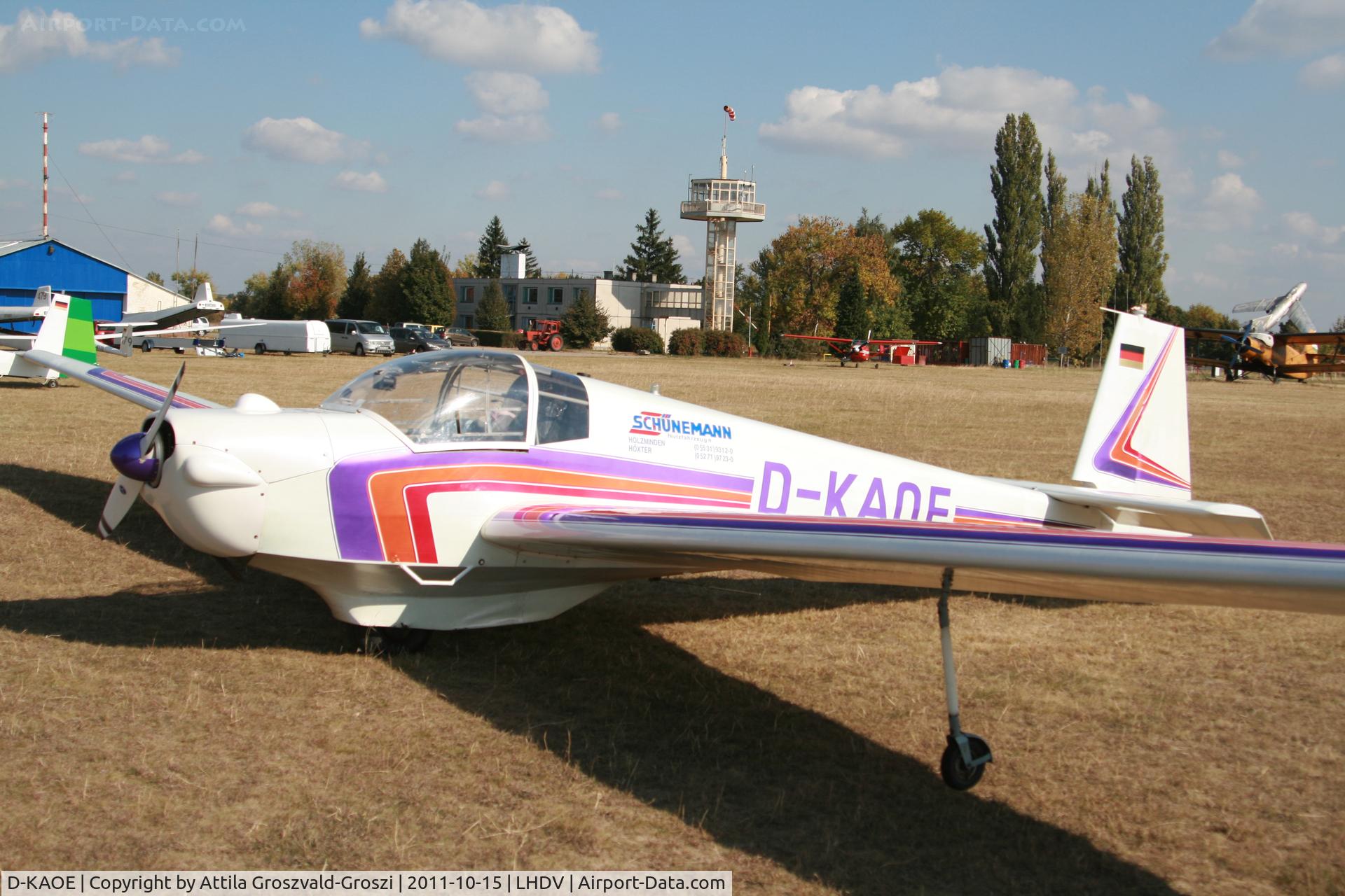 D-KAOE, 1973 Sportavia-Putzer SF-25C Falke C/N 4230, LHDV Dunaújváros Airport, Hungary