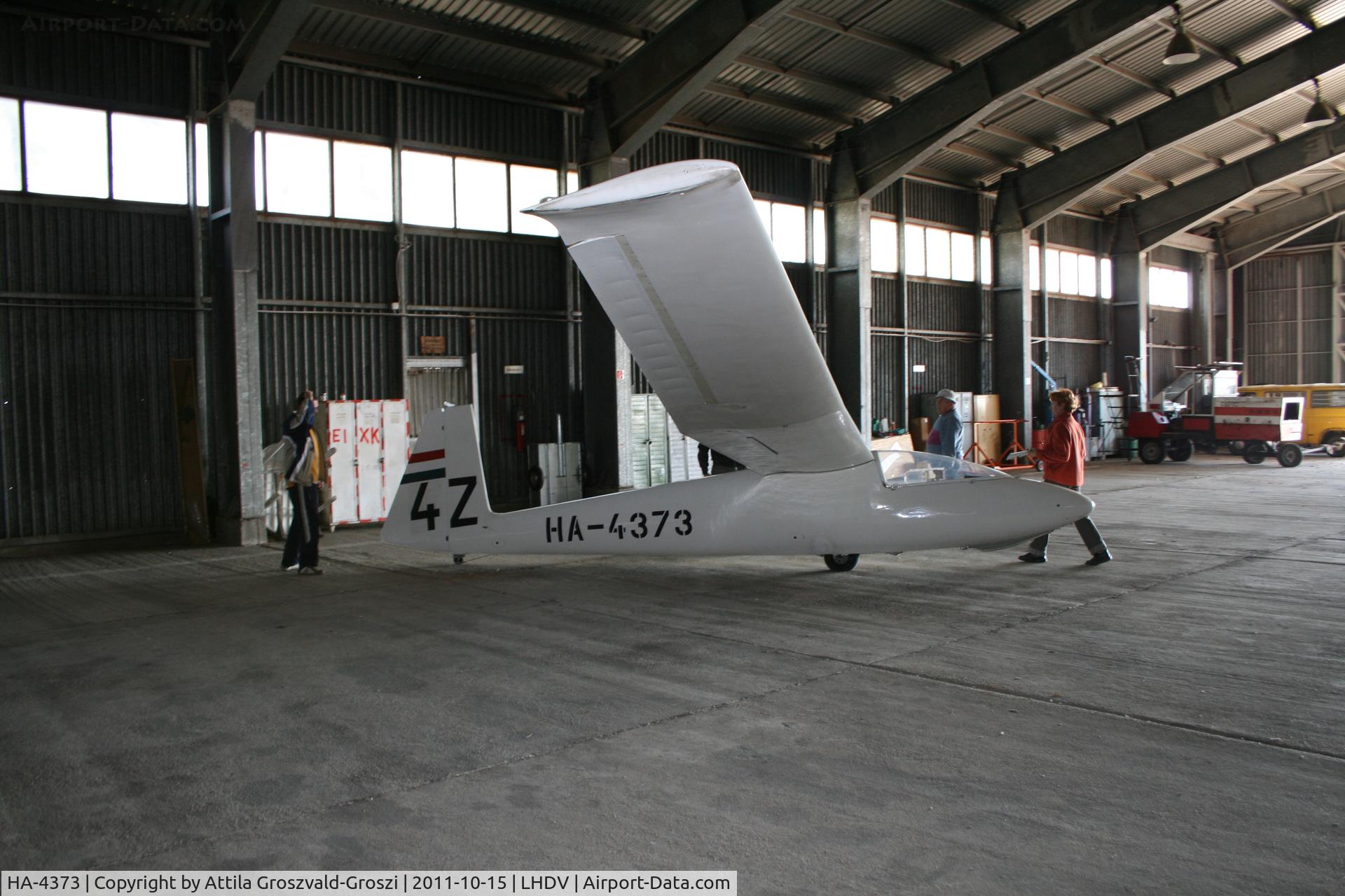 HA-4373, 1977 PZL-Bielsko SZD-30 Pirat C/N S-08.26, LHDV Dunaújváros Airport, Hungary