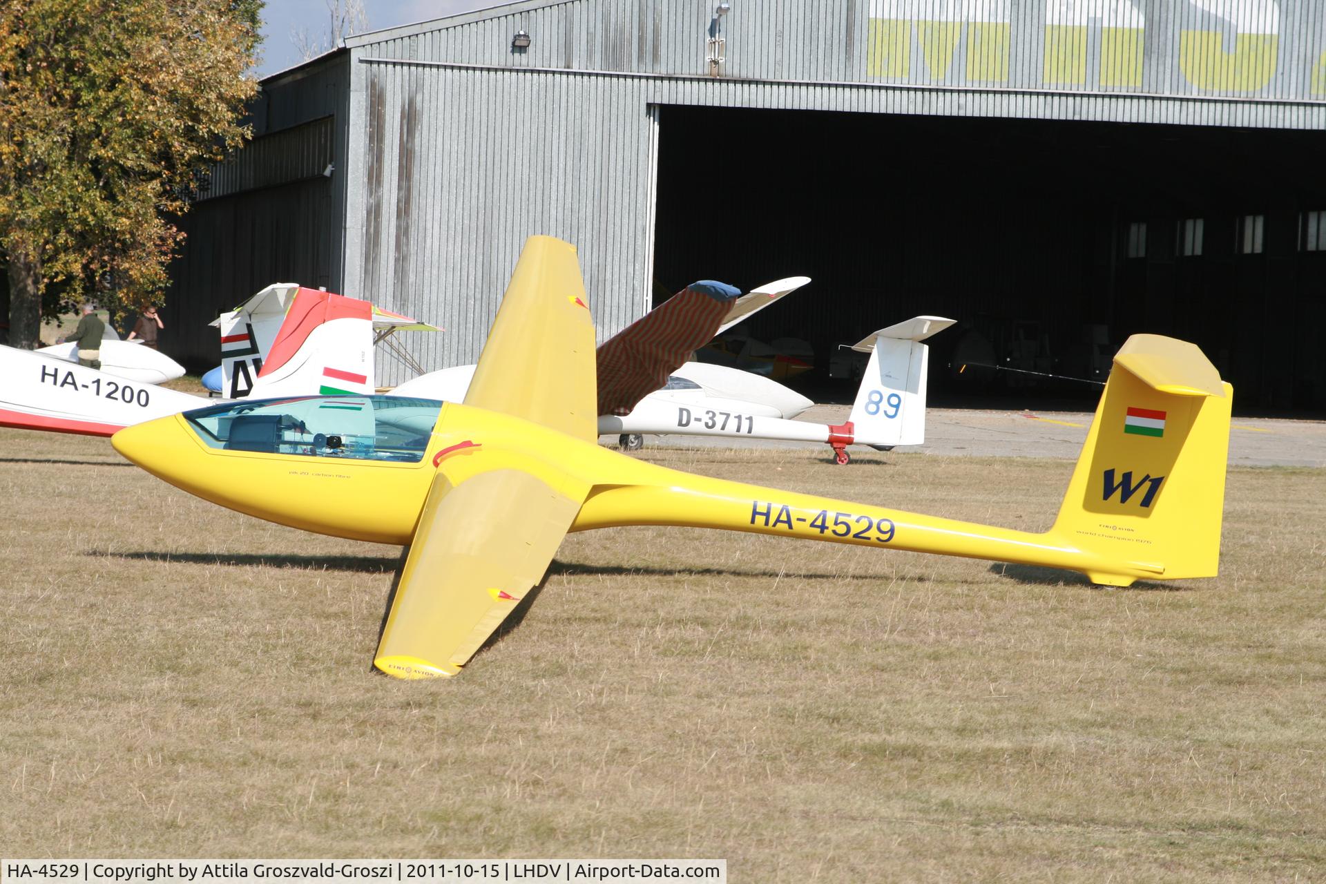 HA-4529, Eiriavion PIK-20B C/N 20048, LHDV Dunaújváros Airport, Hungary