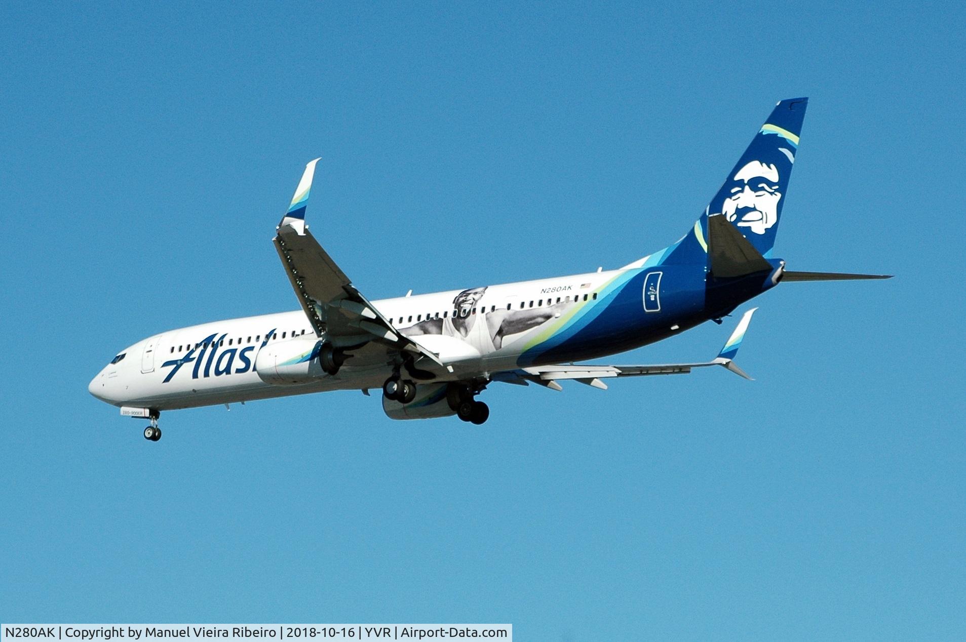N280AK, 2017 Boeing 737-900/ER C/N 60582, 