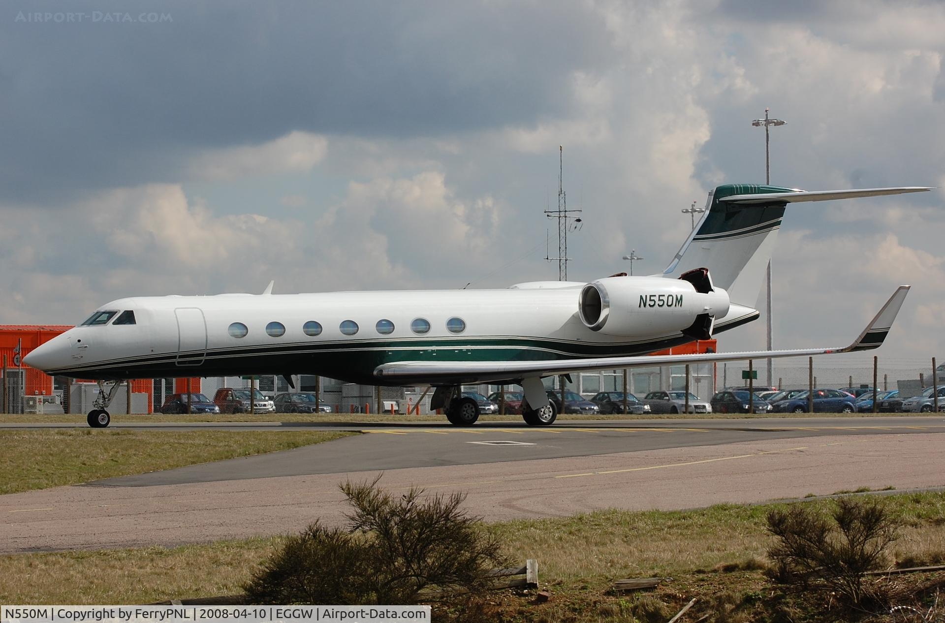 N550M, 2006 Gulfstream Aerospace GV-SP (G550) C/N 5101, Motorola G550 over the tunnel in LTN