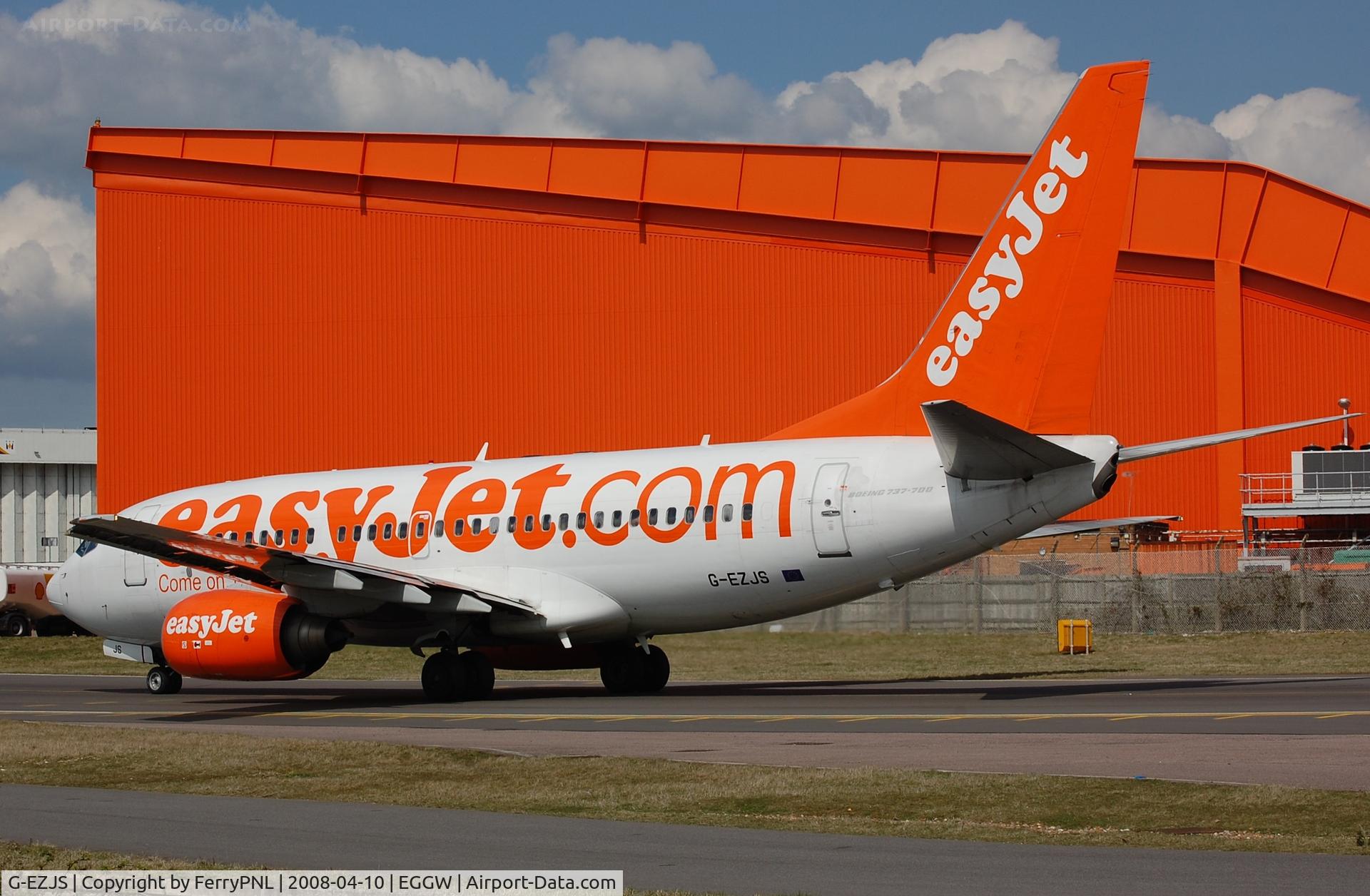 G-EZJS, 2002 Boeing 737-73V C/N 32414, Easyjet B737 arriving in LTN