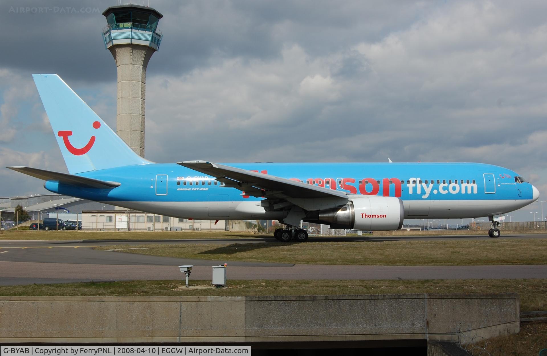G-BYAB, 1991 Boeing 767-204 C/N 25139, Thomson B762 crossing the tunnel. Plane stored in 2009.
