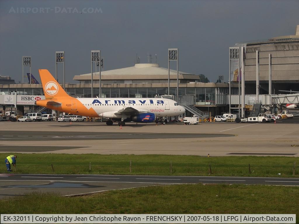 EK-32011, 2004 Airbus A319-132 C/N 2277, 