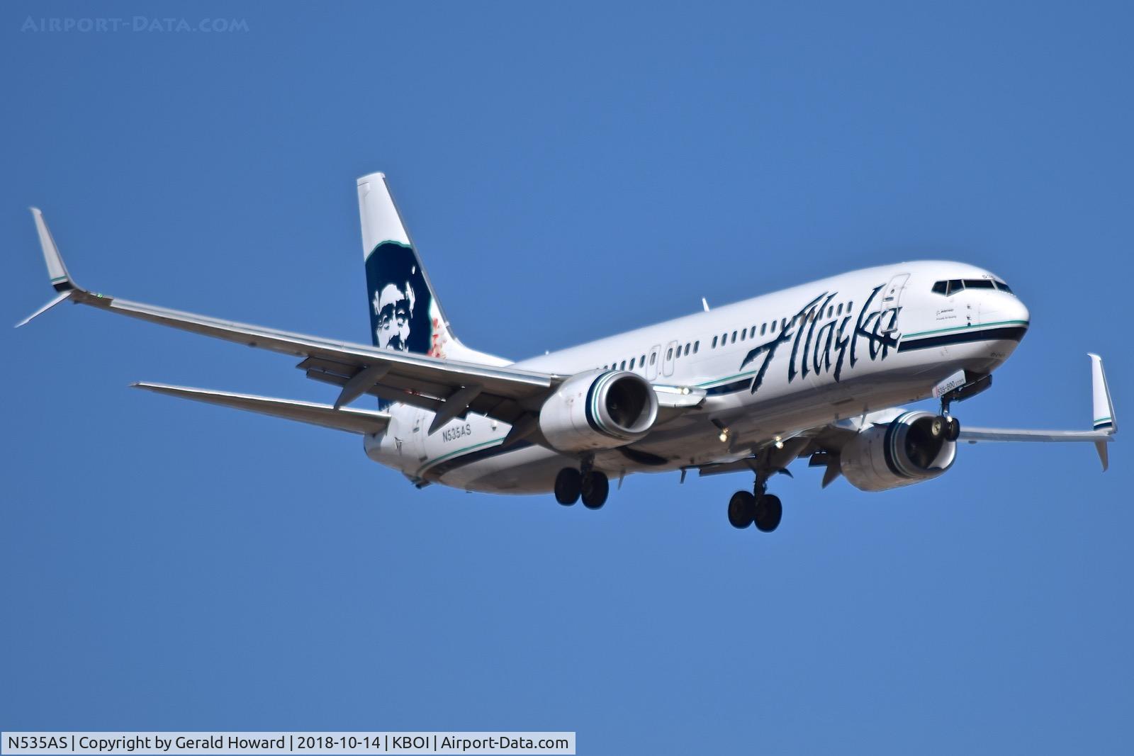 N535AS, 2011 Boeing 737-890 C/N 35200, On approach to RWY 10L.