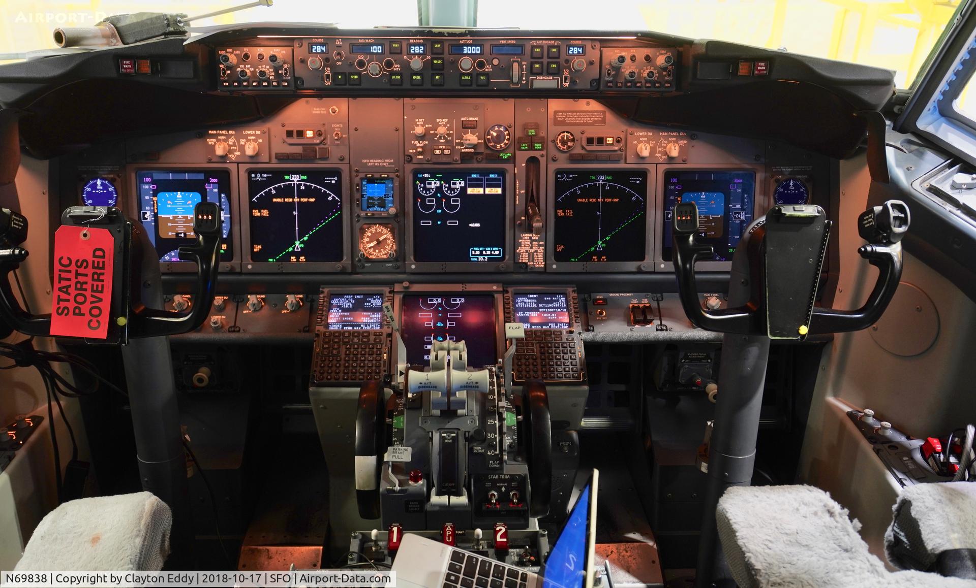 N69838, 2014 Boeing 737-924/ER C/N 60121, SFO 2018.