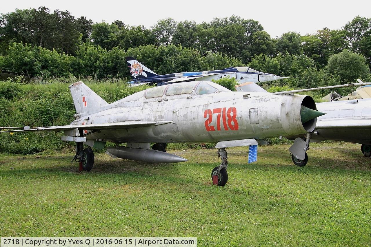 2718, Mikoyan-Gurevich MiG-21U-600 C/N 662718, MiG-21 U Mongol B, Savigny-Les Beaune Museum
